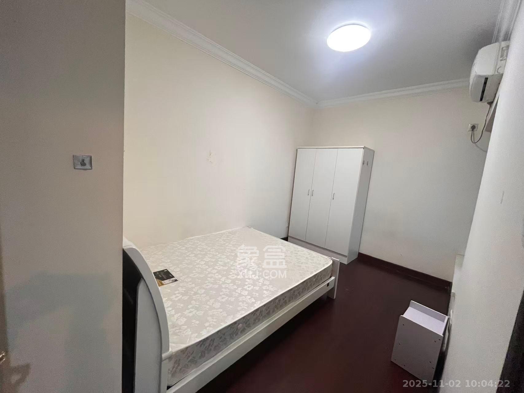 恒大雅苑 3室2厅2卫 2700.0元/月 恒大雅苑 3室2厅2卫 2700.0元/月室内图