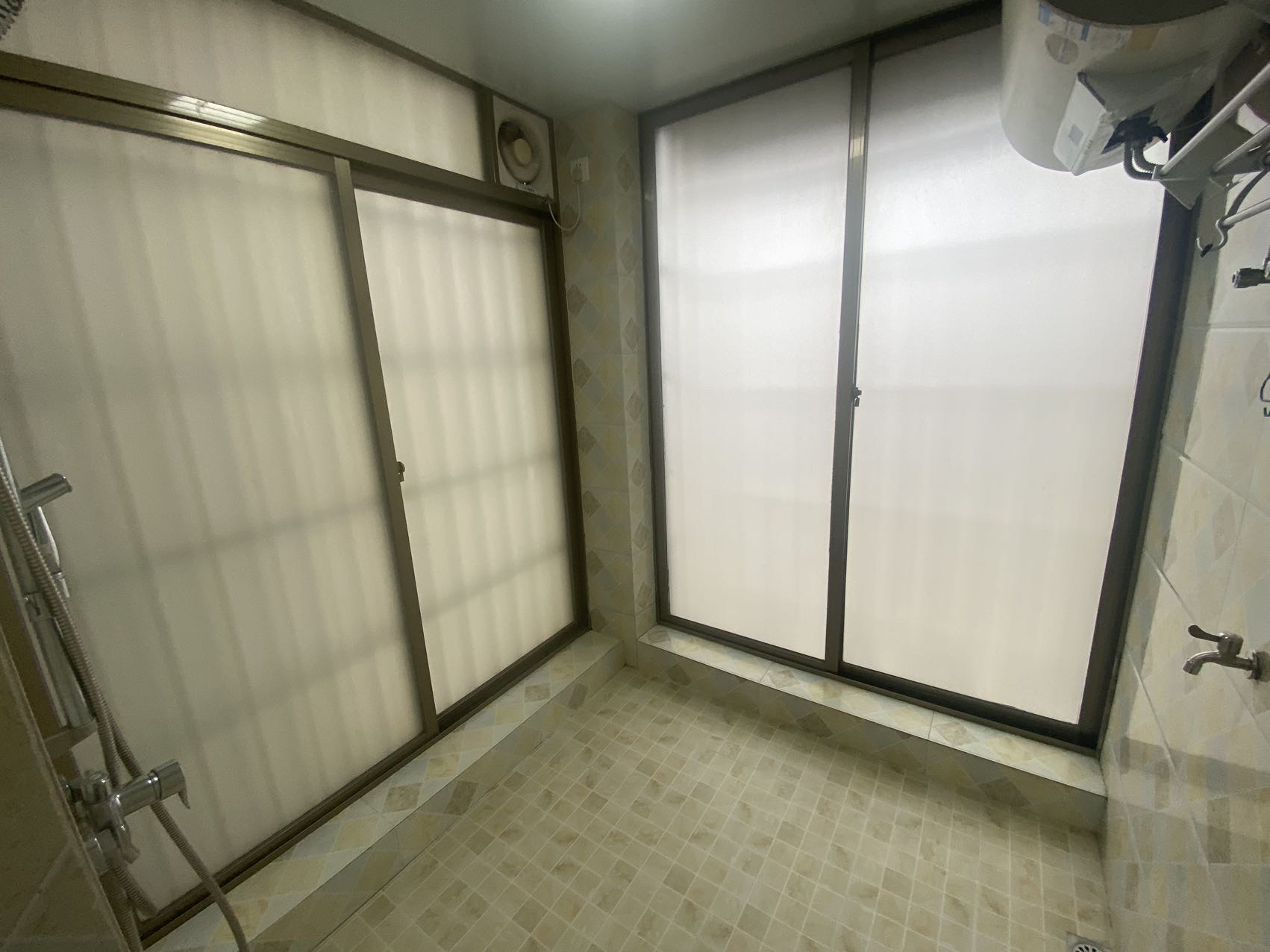 宝泰温泉花园  3室2厅1卫    2300.0元/月室内图