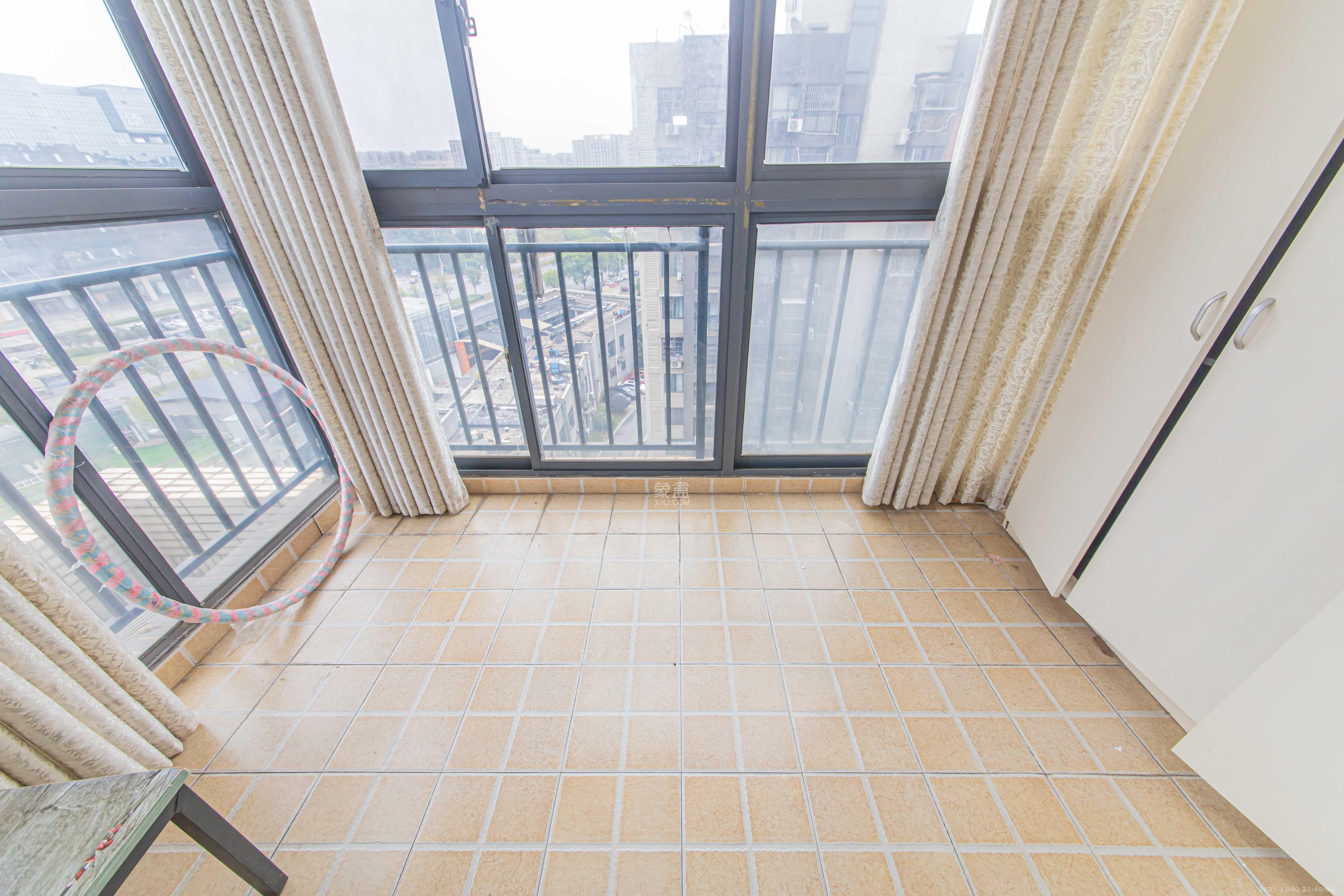 中信文化广场(中信新城二期) 3室2厅1卫 52.8万 中信文化广场(中信新城二期) 3室2厅1卫 52.8万阳台