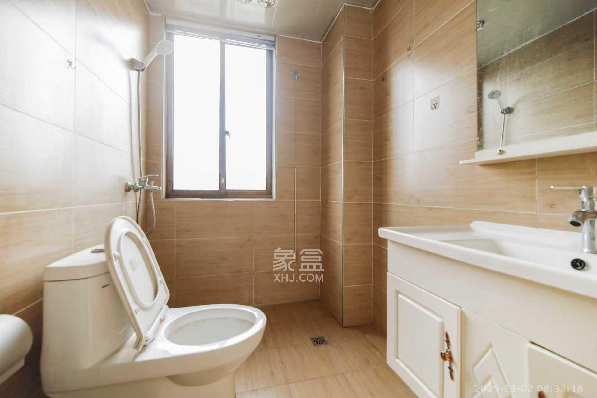 香樟鑫都  1室2厅2卫    3200.0元/月室内图