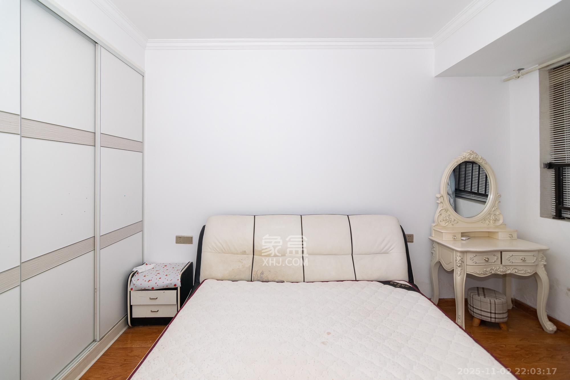 新城国际花都 3室2厅1卫 63.8万 新城国际花都 3室2厅1卫 63.8万卧室