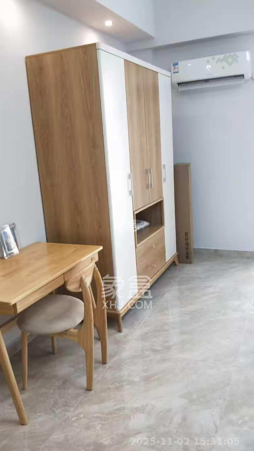 新世界广场 1室1厅1卫 1800.0元/月 新世界广场 1室1厅1卫 1800.0元/月室内图