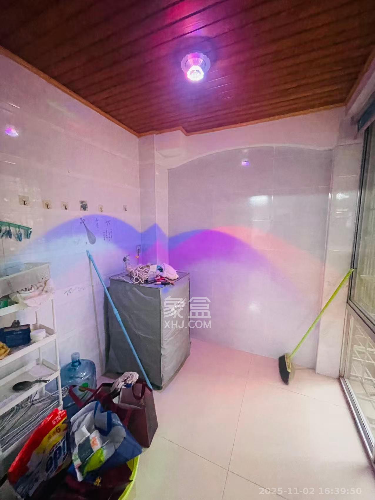 弘欣公寓  3室2厅1卫    2000.0元/月室内图