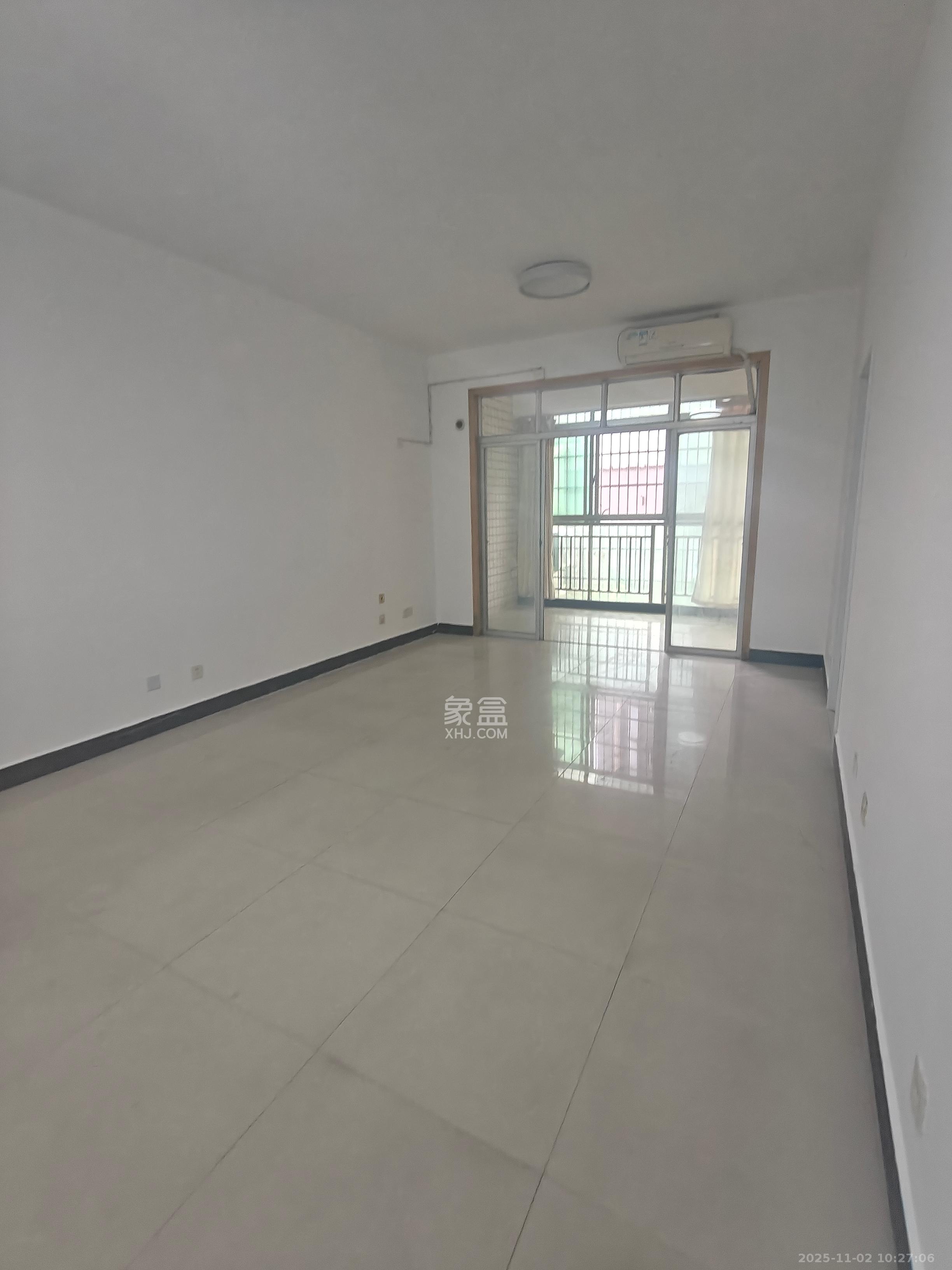 华瑞电子商厦（湖南科佳摄影城）  1室1厅1卫    1500.0元/月室内图