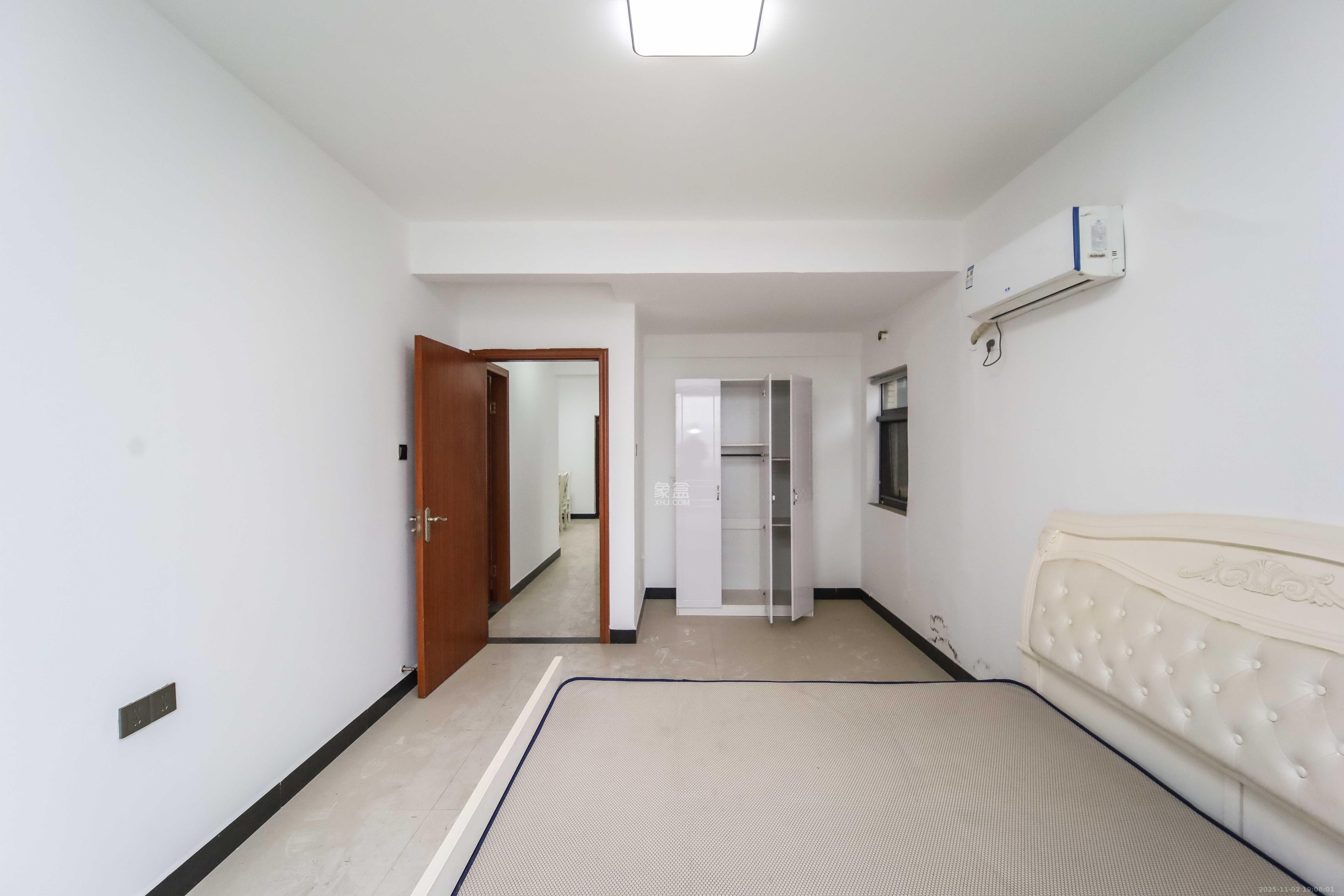 上东辛顿公寓  2室2厅1卫    61.0万卧室