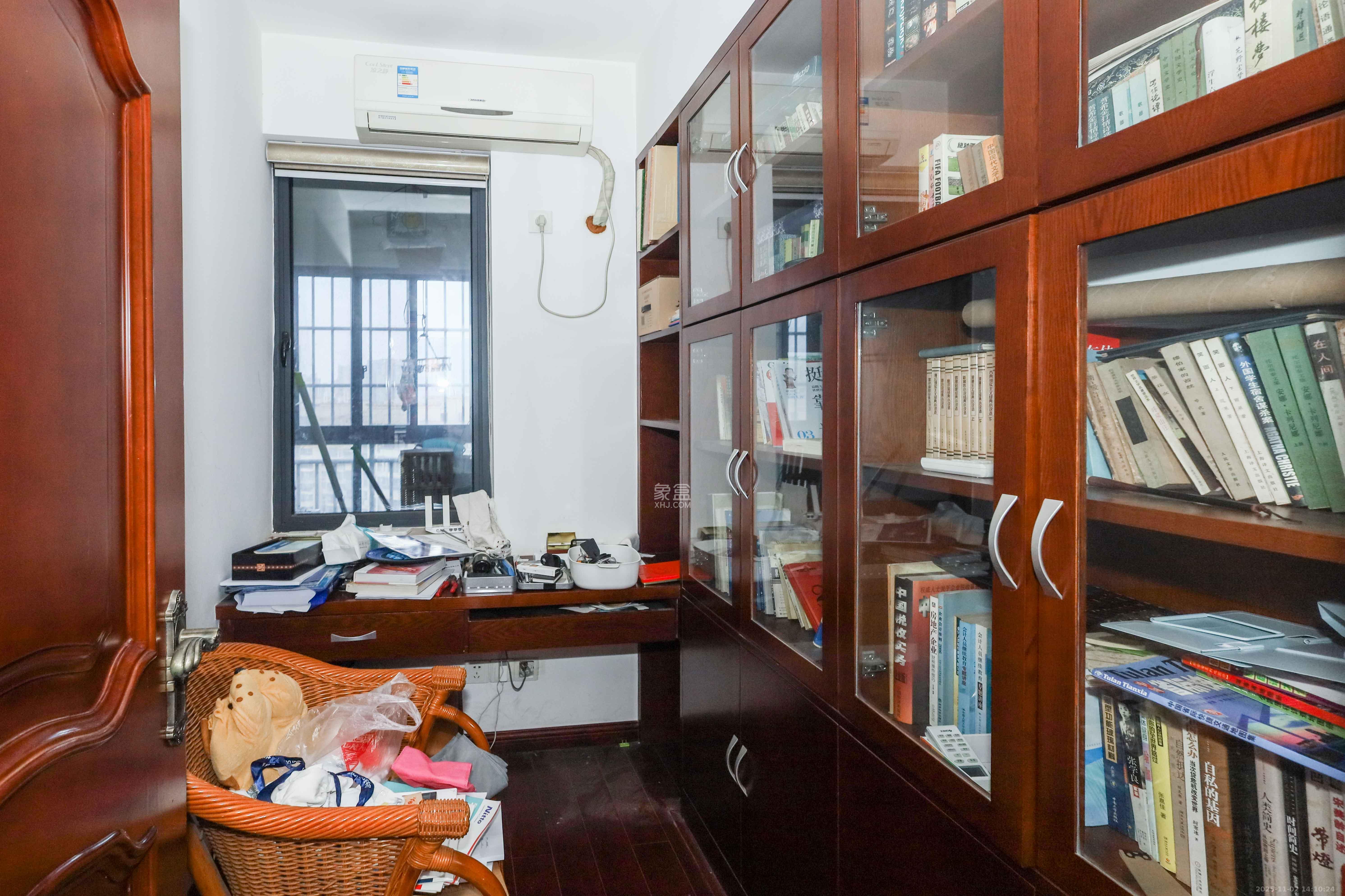 保利麓谷林语A区  4室2厅2卫    120.0万 保利麓谷林语A区  4室2厅2卫    120.0万卧室