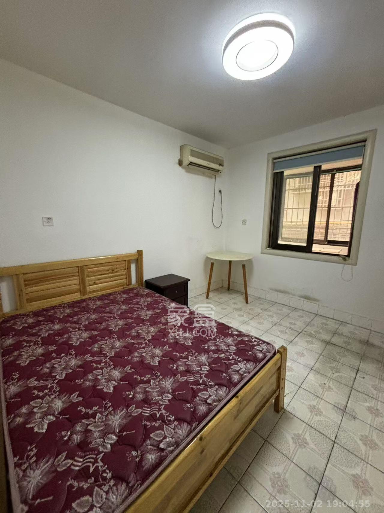 长勘小区  2室1厅1卫    1800.0元/月室内图