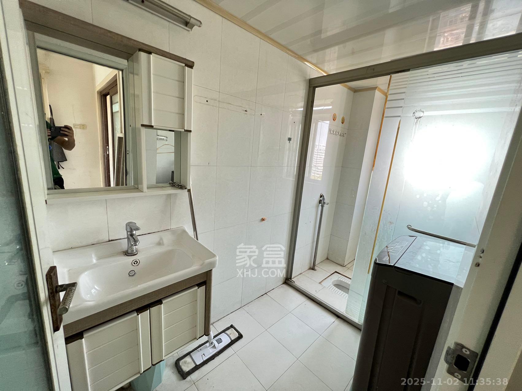 一品东庭 3室2厅1卫 2600.0元/月 一品东庭 3室2厅1卫 2600.0元/月室内图