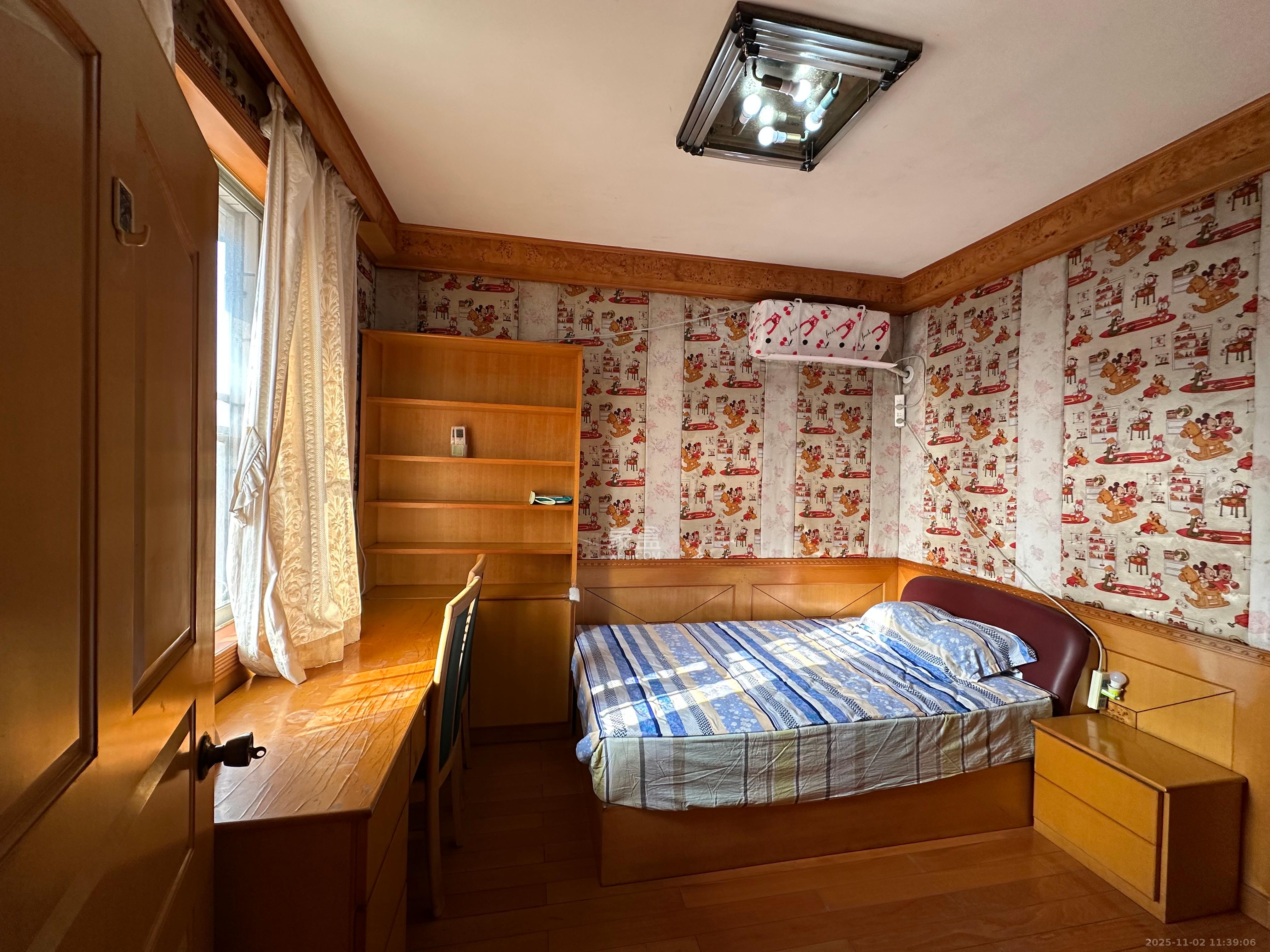 城市花园  3室2厅2卫    2800.0元/月室内图