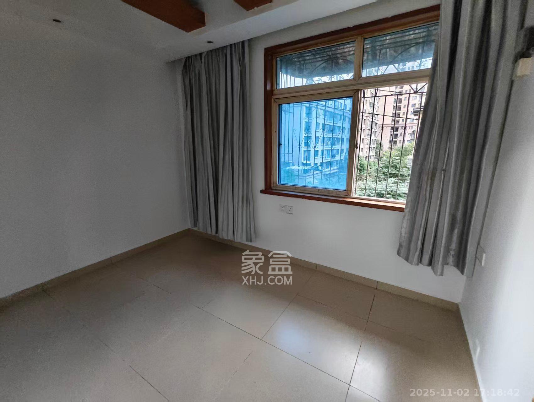 韭菜园商住楼  2室2厅2卫    2600.0元/月室内图