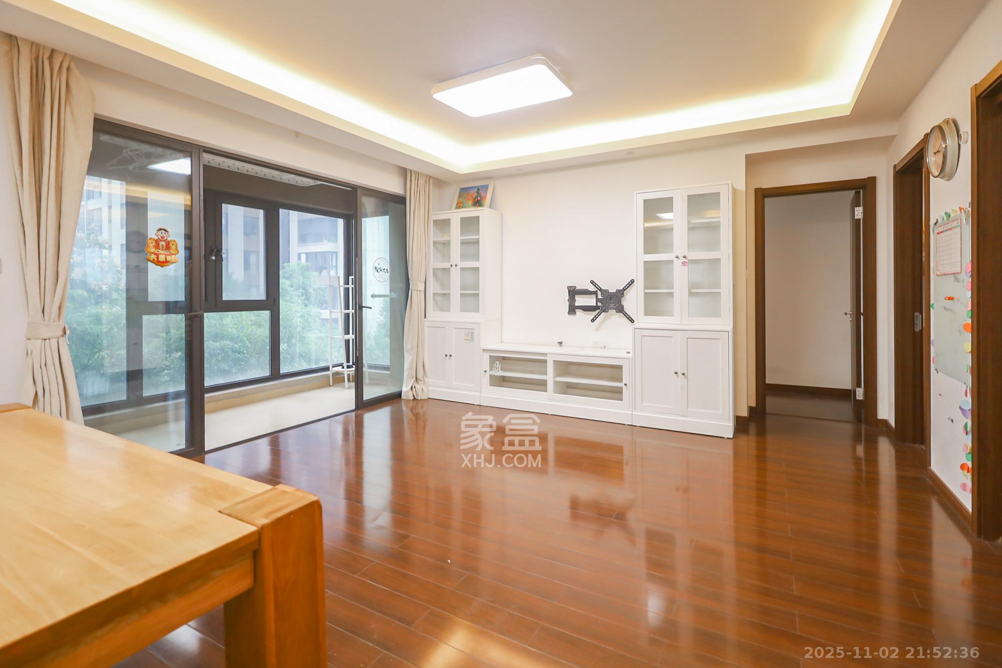 万科里金域国际 4室2厅2卫 235.0万 万科里金域国际 4室2厅2卫 235.0万客厅