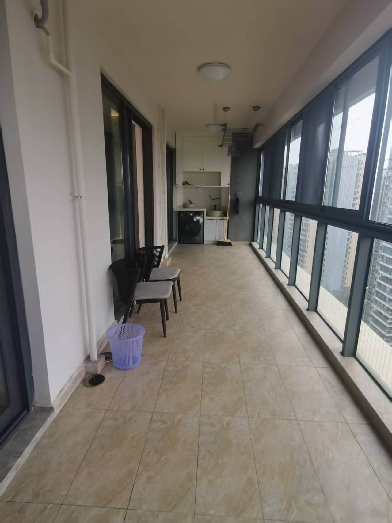 海南金地自在城  3室2厅2卫    2000.0元/月室内图