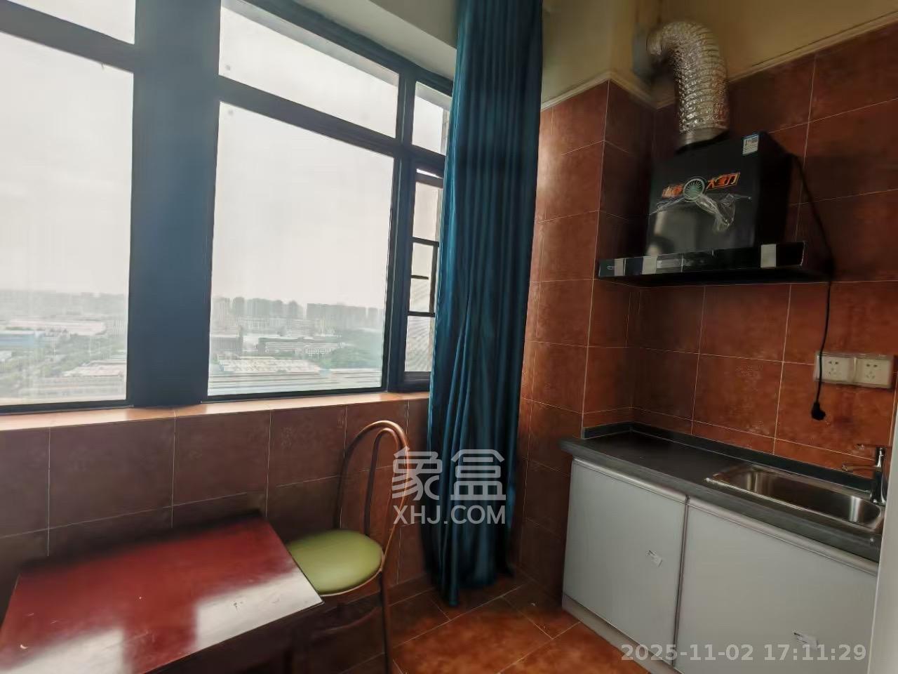 天元涉外景园B区  1室1厅1卫    1300.0元/月室内图