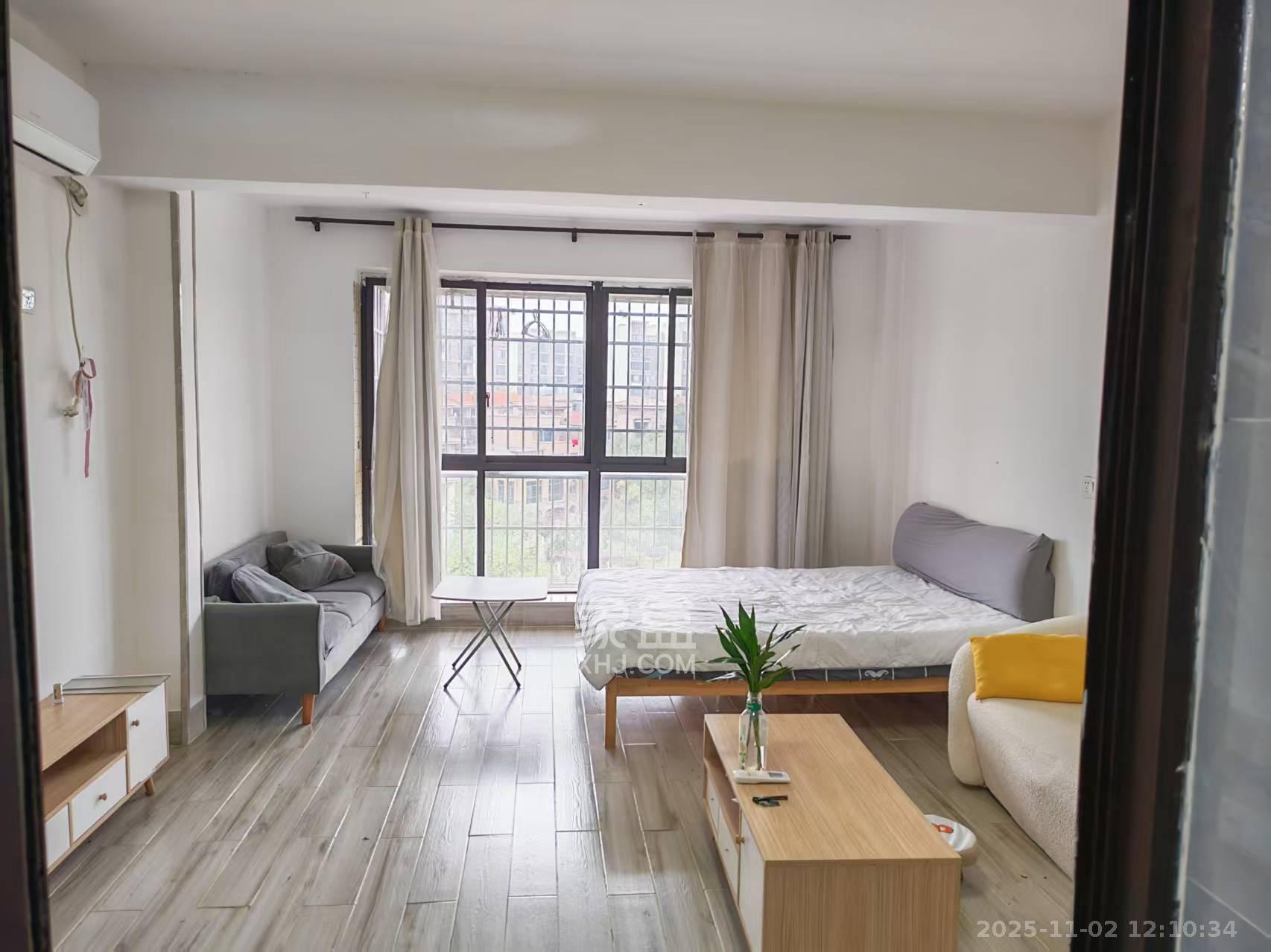 橘郡礼顿山 1室1厅1卫 1100.0元/月 橘郡礼顿山 1室1厅1卫 1100.0元/月室内图