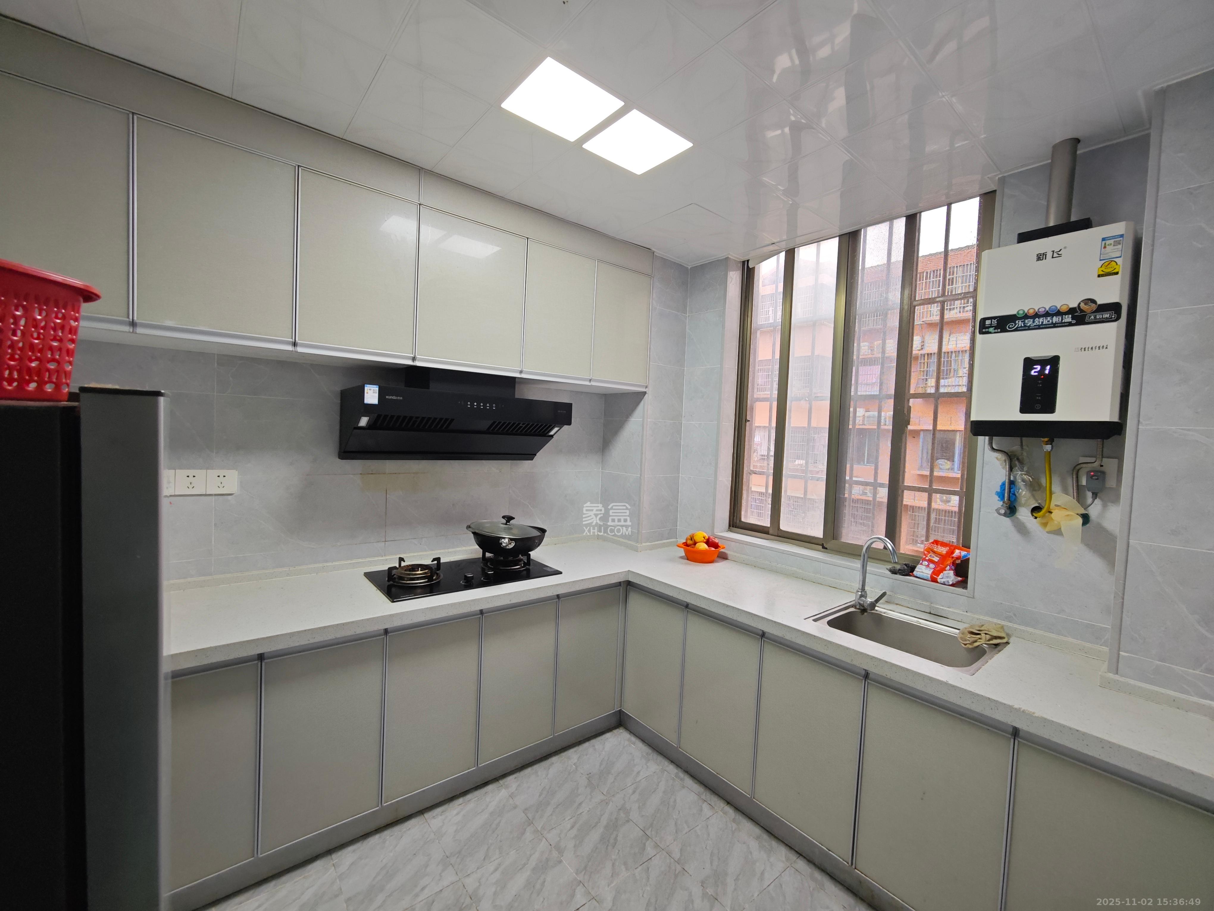 谷峰小区 3室2厅2卫 2000.0元/月 谷峰小区 3室2厅2卫 2000.0元/月室内图