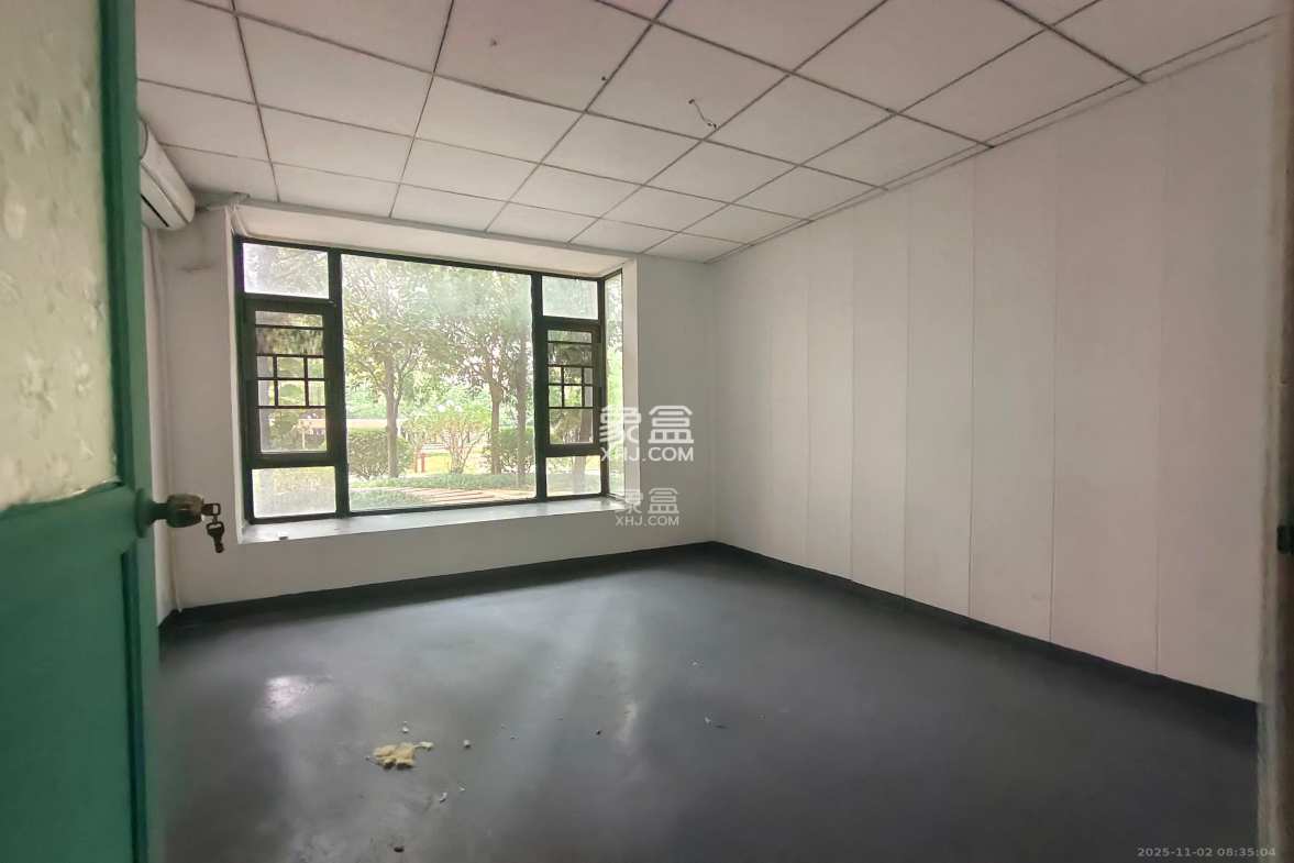 恒大翡翠华庭 4室2厅2卫 2600.0元/月 恒大翡翠华庭 4室2厅2卫 2600.0元/月室内图