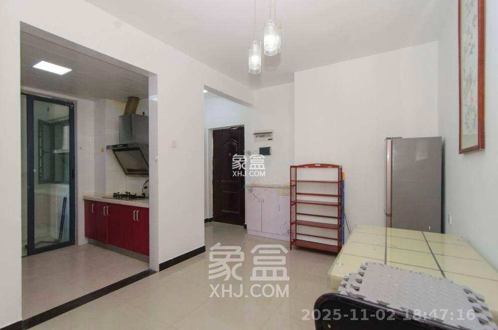 钱隆首府(福晟御园) 1室2厅1卫 2300.0元/月 钱隆首府(福晟御园) 1室2厅1卫 2300.0元/月室内图