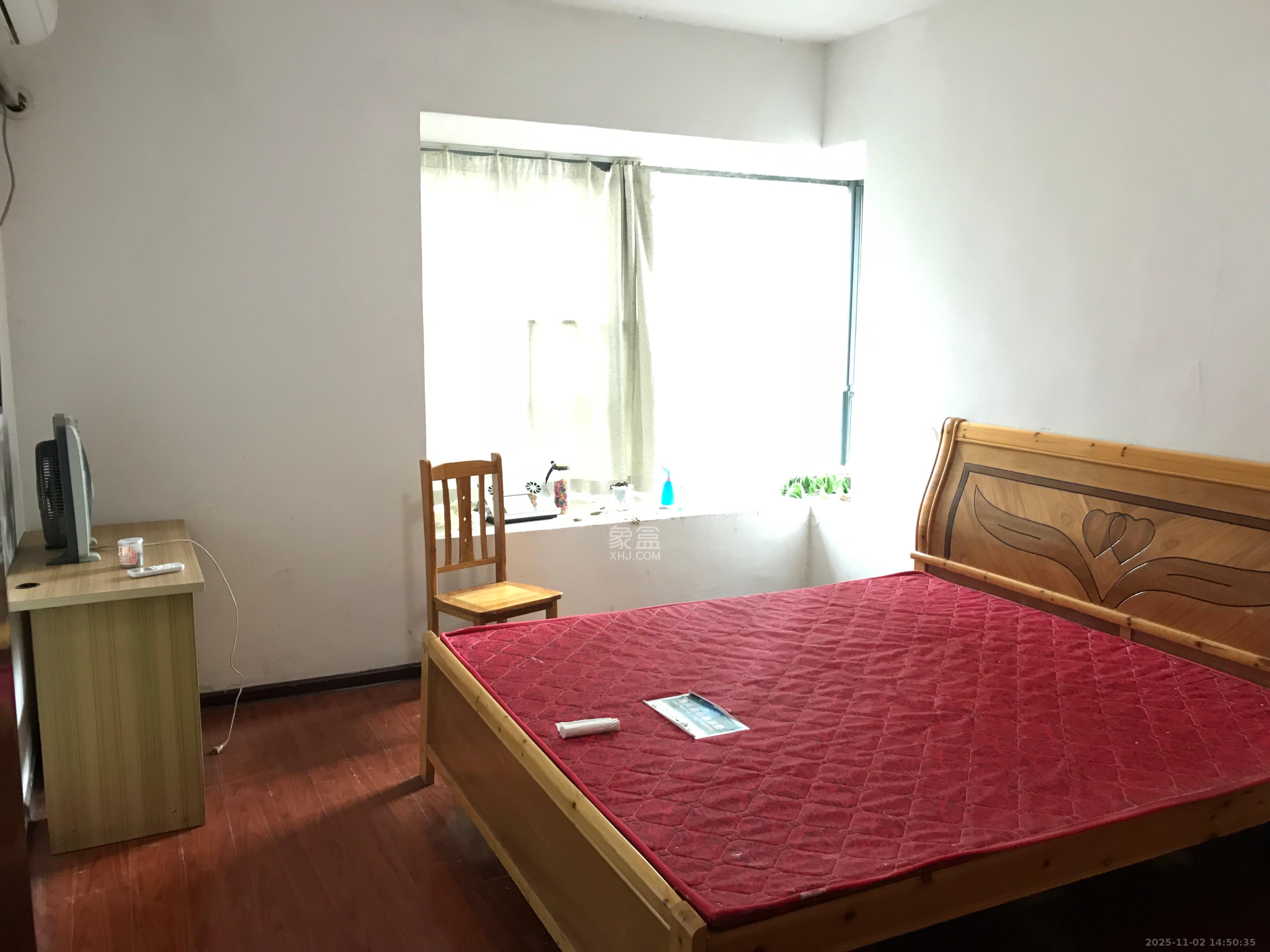 保利麓谷林语A区  3室2厅1卫    1800.0元/月室内图