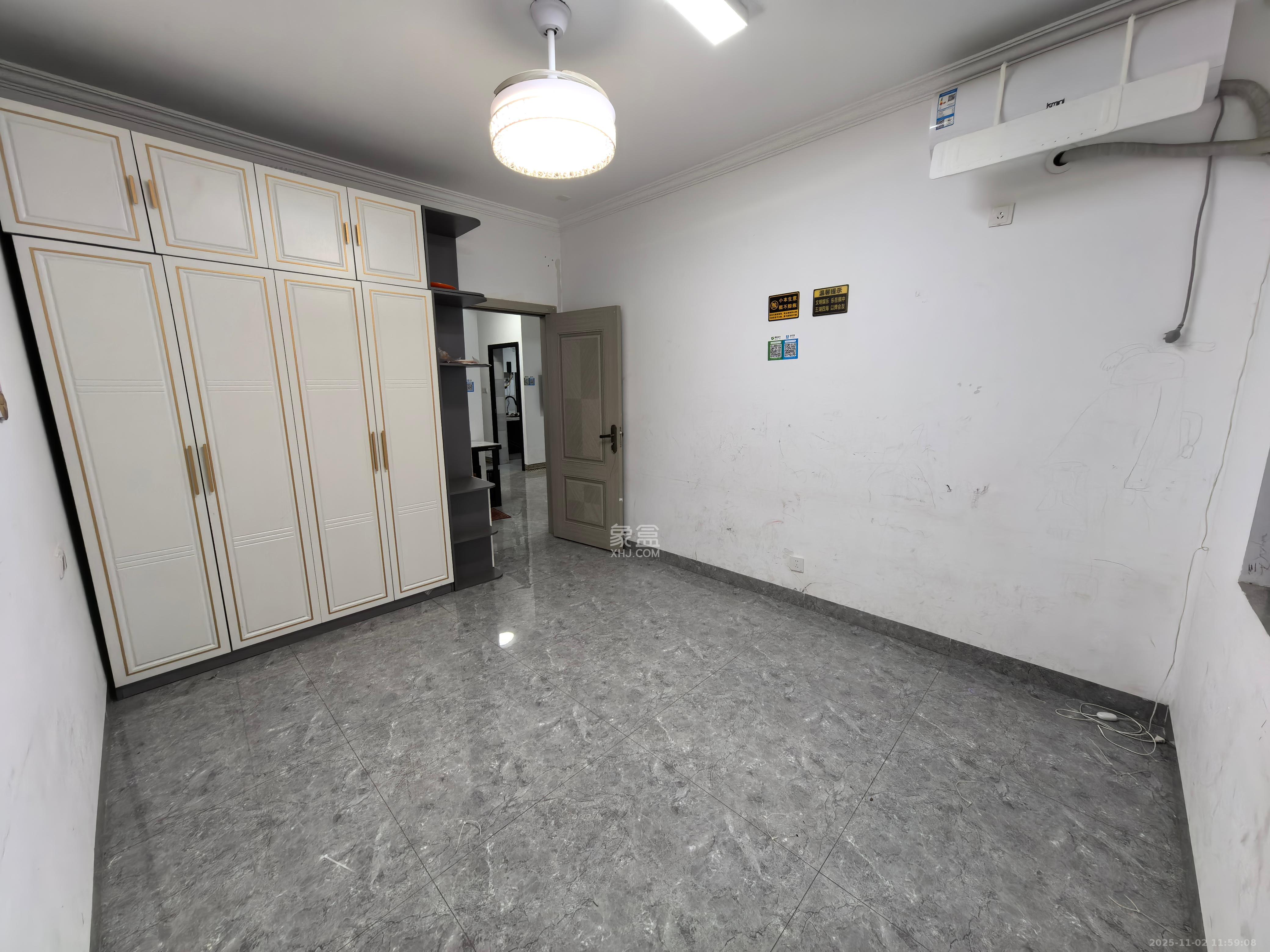 澳海月亮湾 3室2厅2卫 2000.0元/月 澳海月亮湾 3室2厅2卫 2000.0元/月室内图