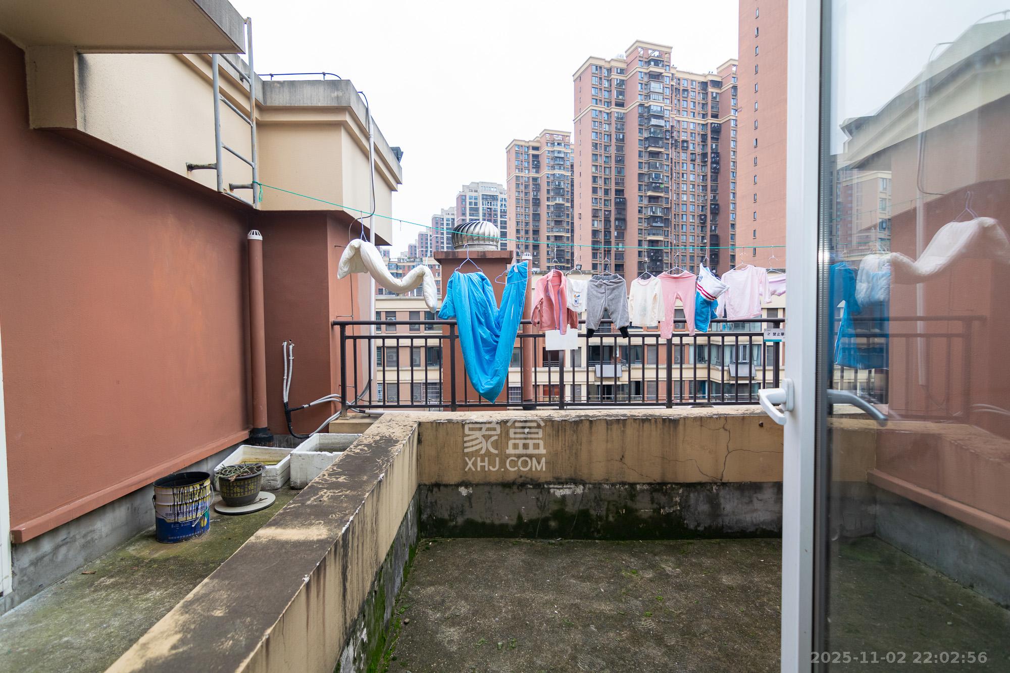 新城国际花都 5室2厅3卫 88.8万 新城国际花都 5室2厅3卫 88.8万其他