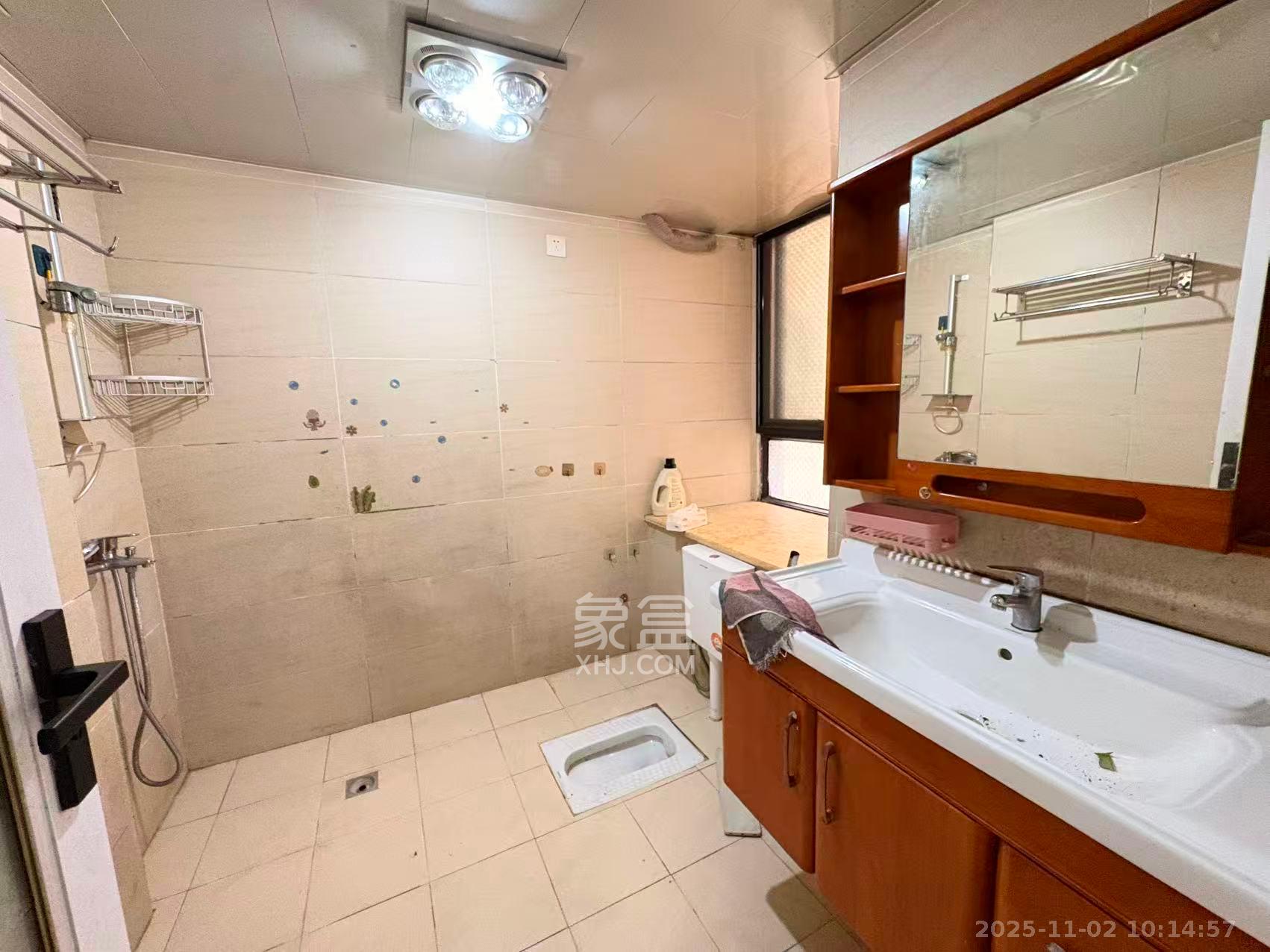 华润凤凰城一期  2室2厅1卫    1800.0元/月室内图