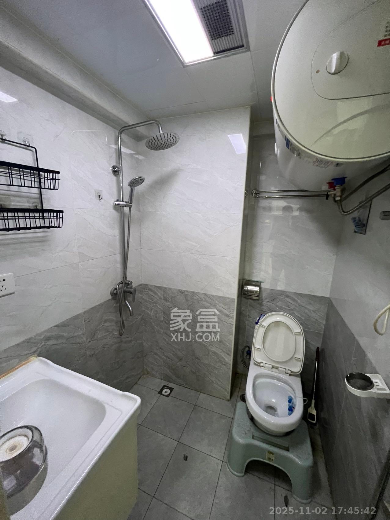 都市先锋  1室1厅1卫    2000.0元/月室内图