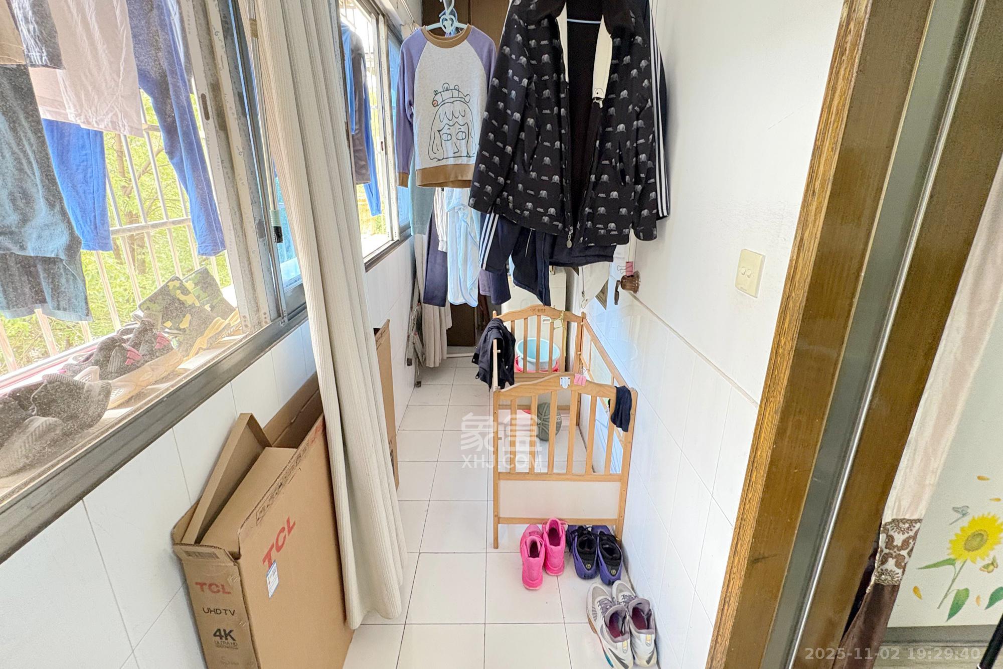 东南明苑  3室2厅2卫    75.0万阳台