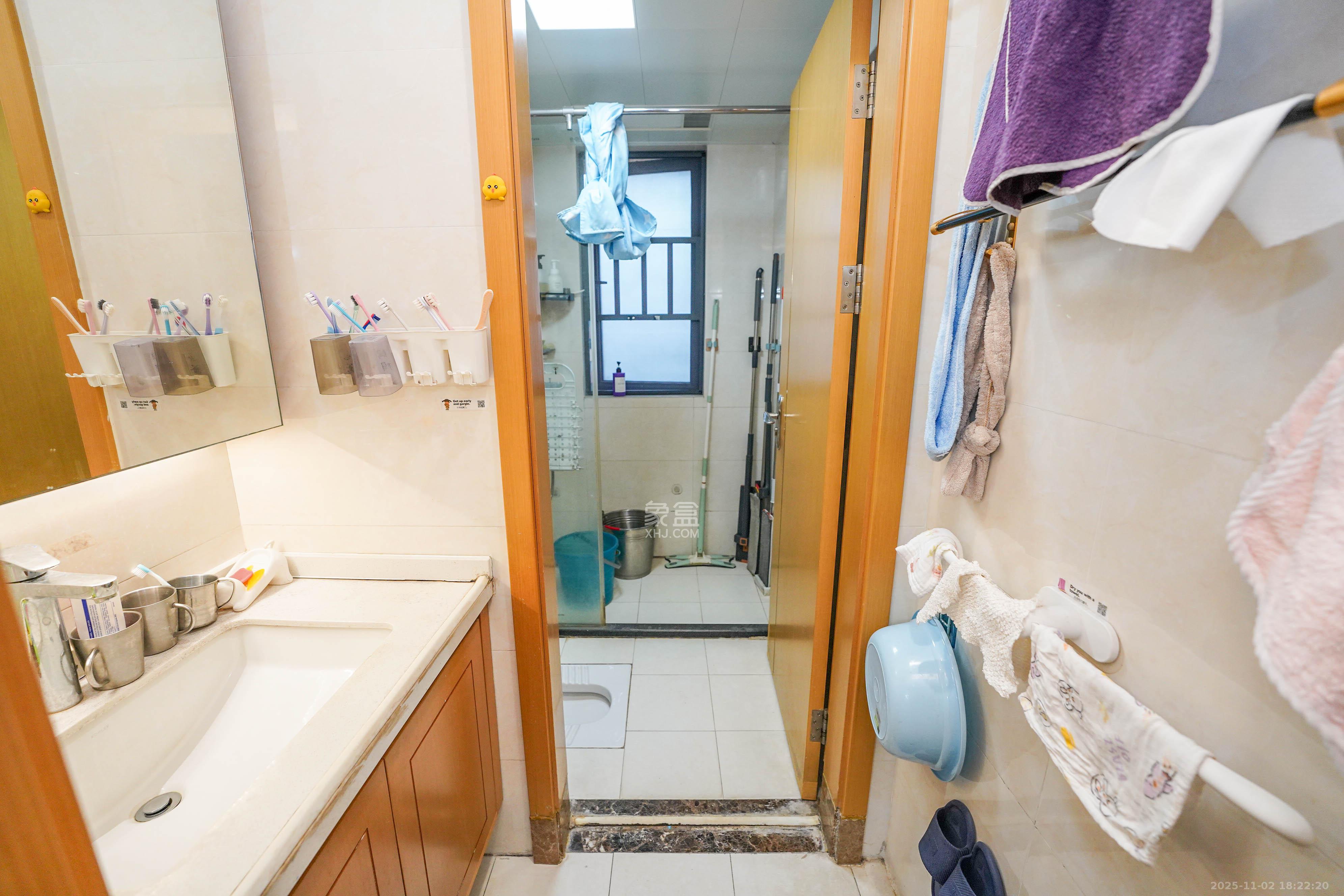 中建璟和城  3室2厅2卫    105.0万卫生间