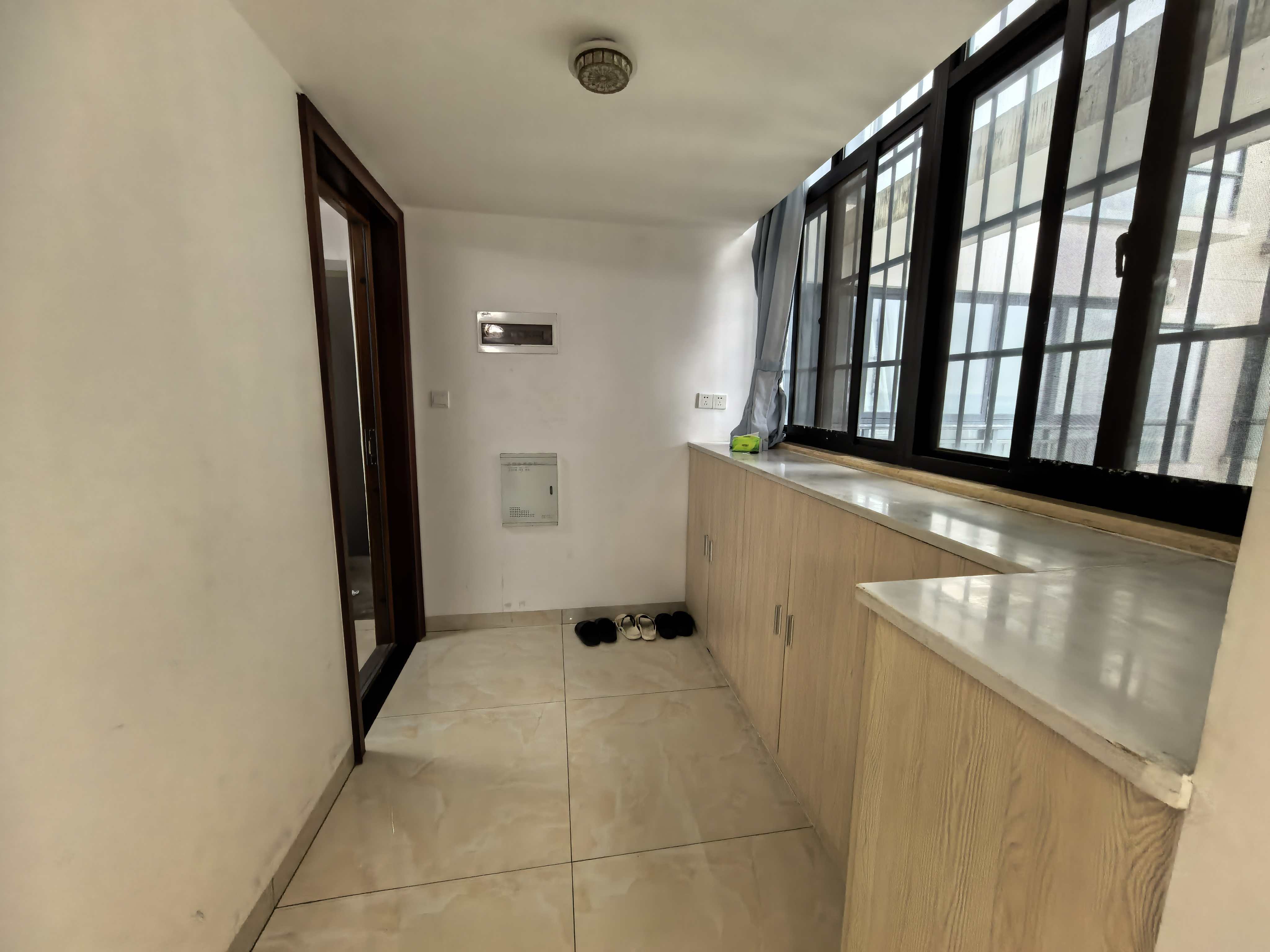 盛达景都三期  2室2厅1卫    3100.0元/月室内图