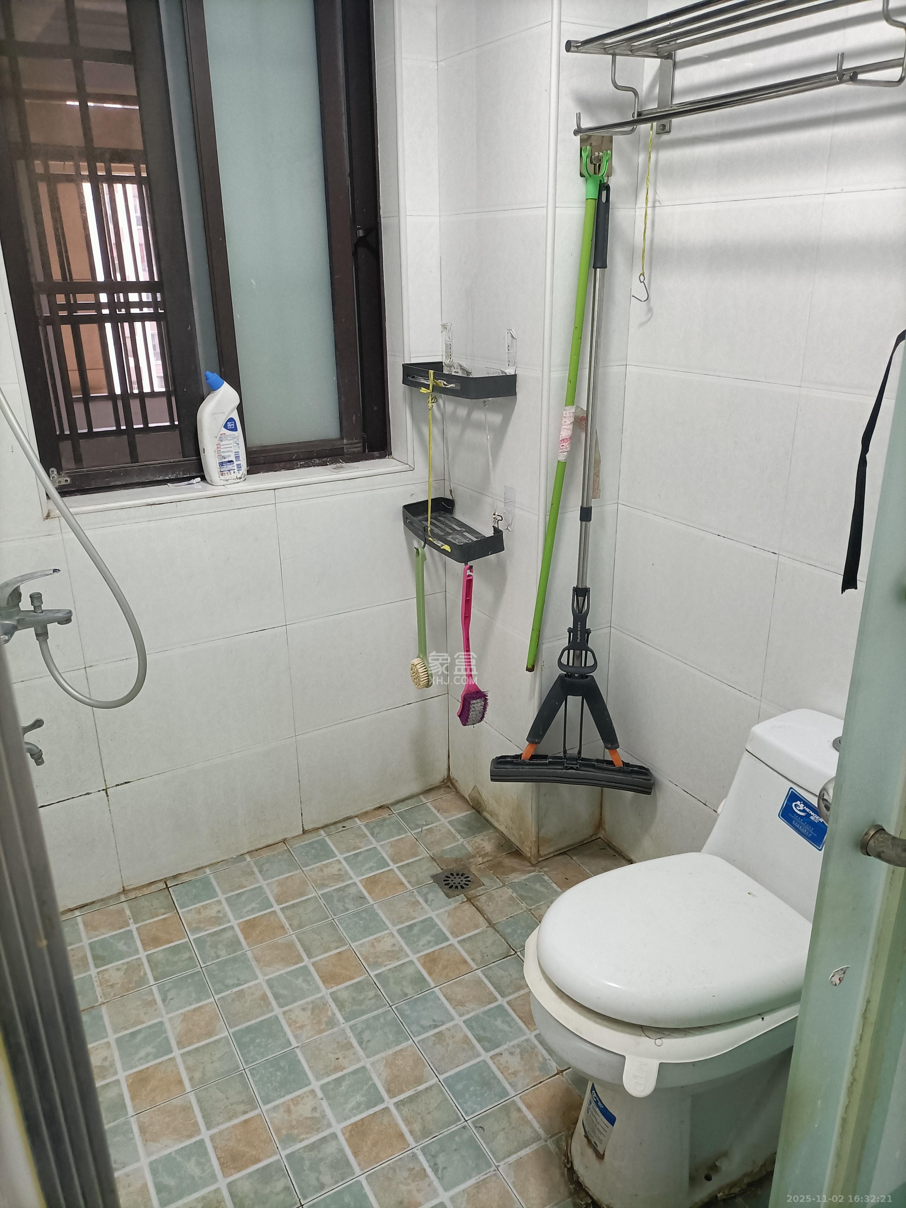 绿地中央广场 2室1厅1卫 2100.0元/月 绿地中央广场 2室1厅1卫 2100.0元/月室内图