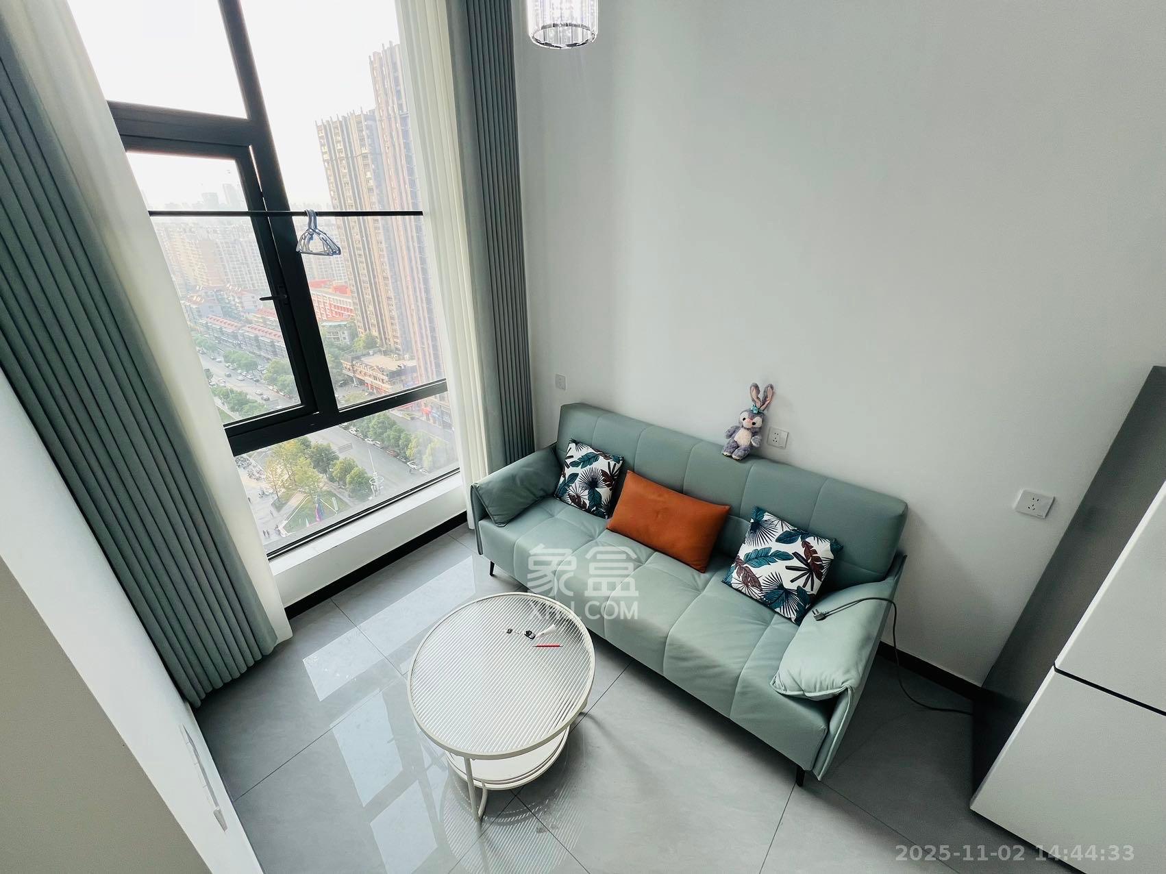 卓越中寰 1室1厅1卫 2100.0元/月 卓越中寰 1室1厅1卫 2100.0元/月室内图