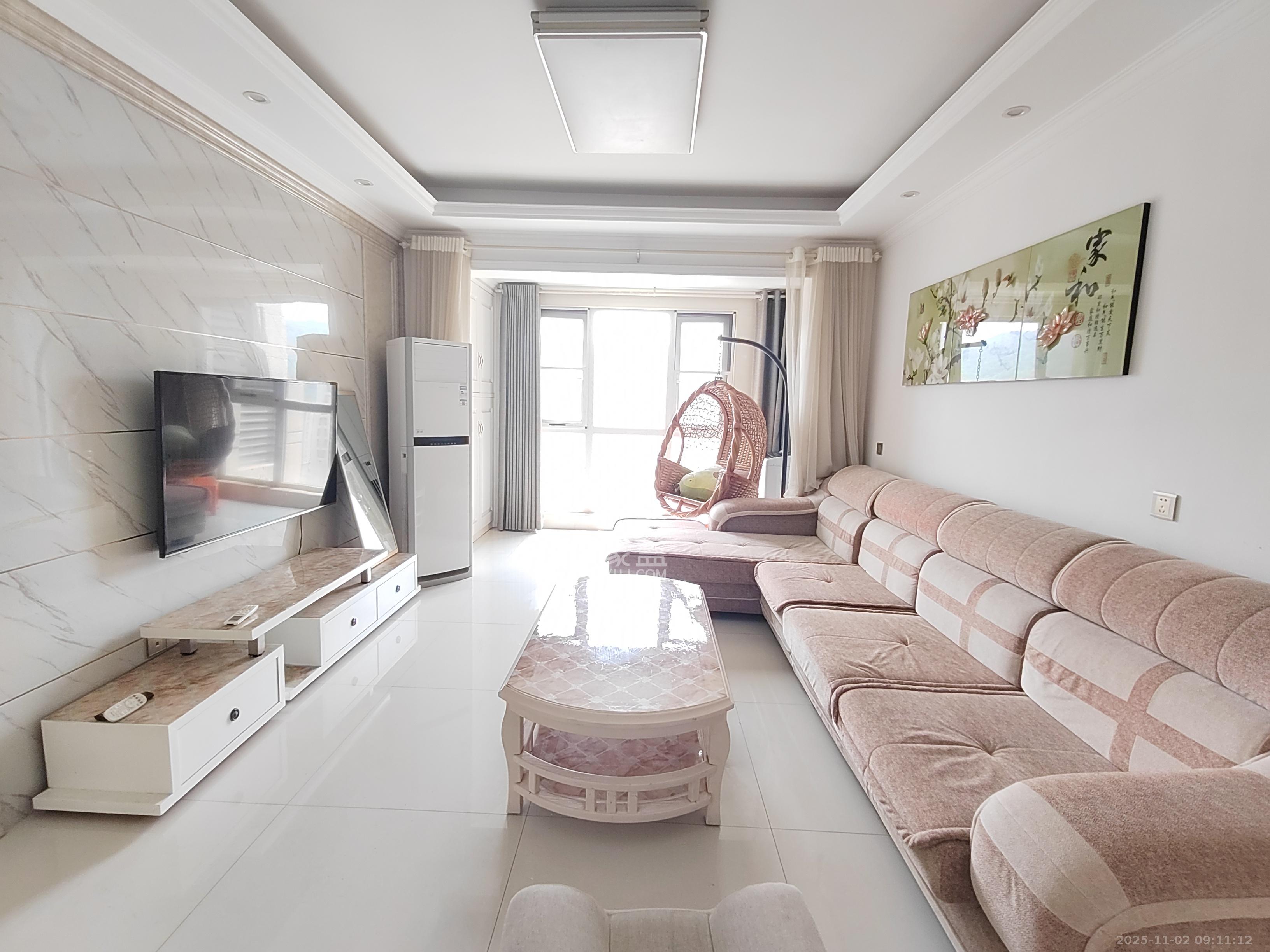 金茂梅溪湖  3室2厅1卫    3100.0元/月 金茂梅溪湖  3室2厅1卫    3100.0元/月室内图