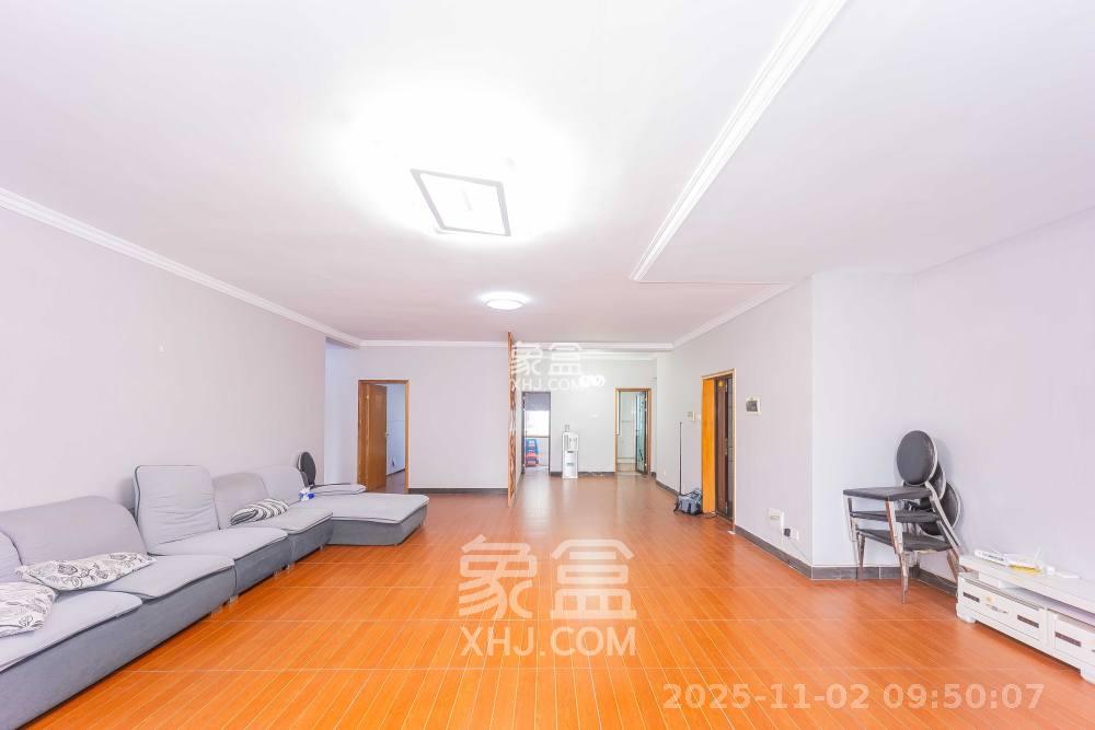 建鸿达华都（华都小户型及大华写字楼）  4室2厅3卫    5000.0元/月