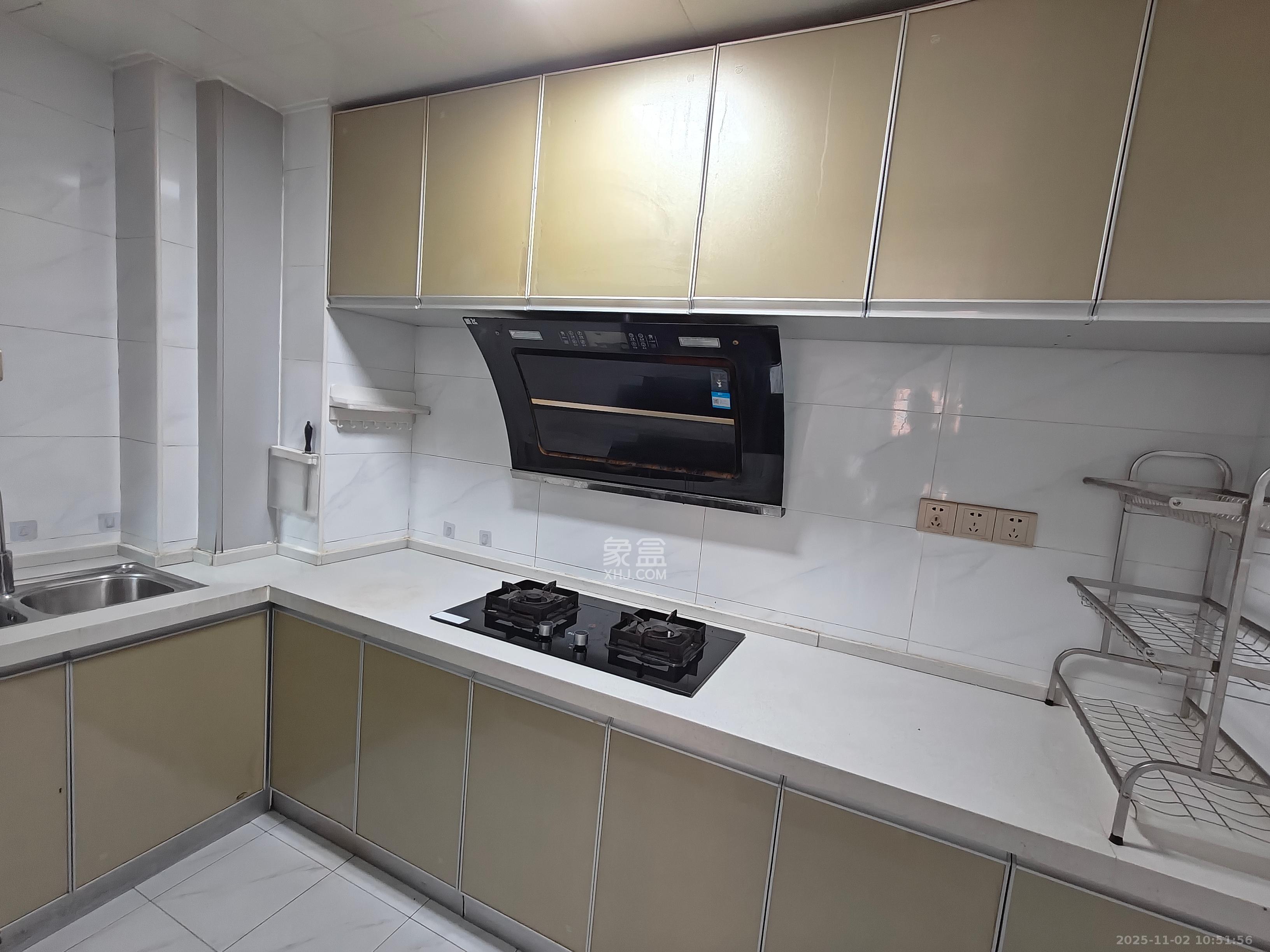 海伦春天  3室2厅1卫    2100.0元/月室内图