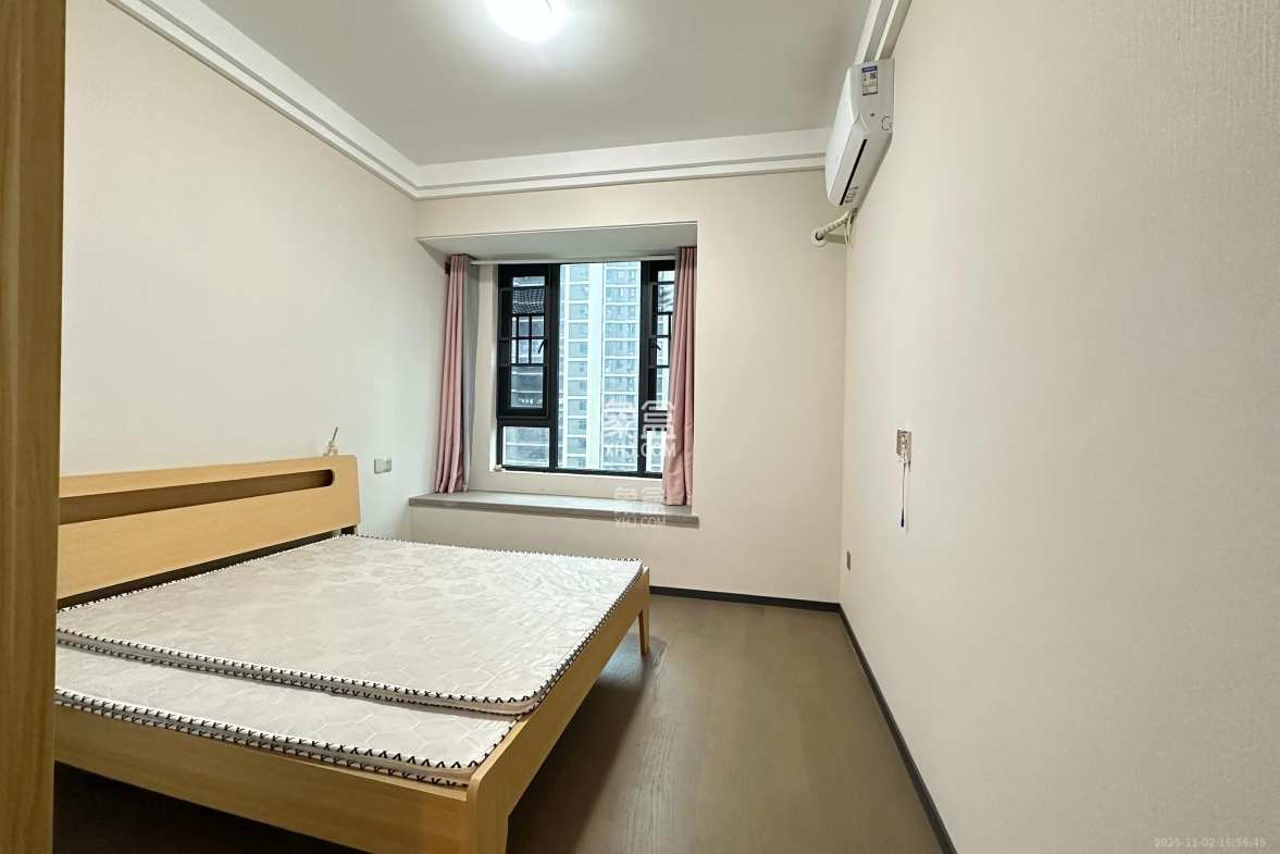 中海阅麓山二期 4室2厅2卫 3500.0元/月 中海阅麓山二期 4室2厅2卫 3500.0元/月室内图