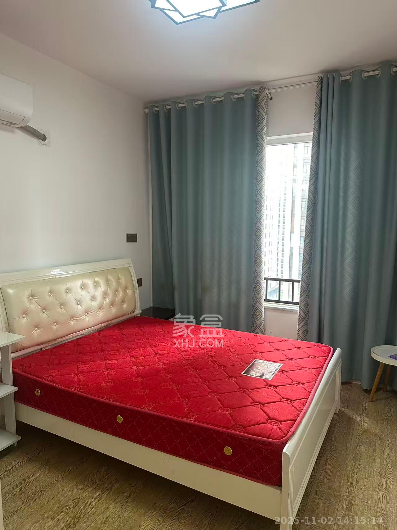 绿地之窗  2室1厅1卫    2000.0元/月室内图