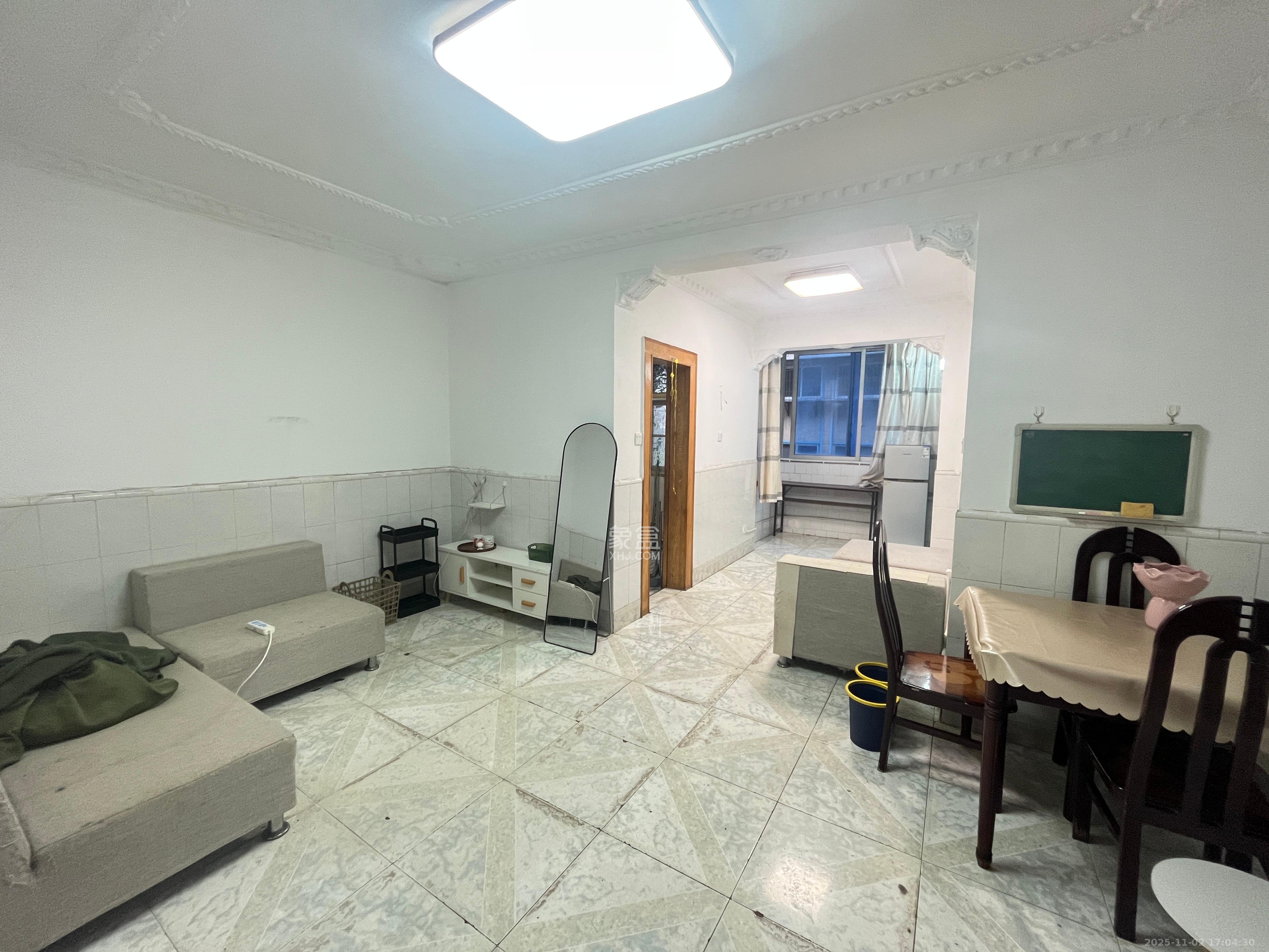 长岭水电八局宿舍  2室2厅1卫    1400.0元/月