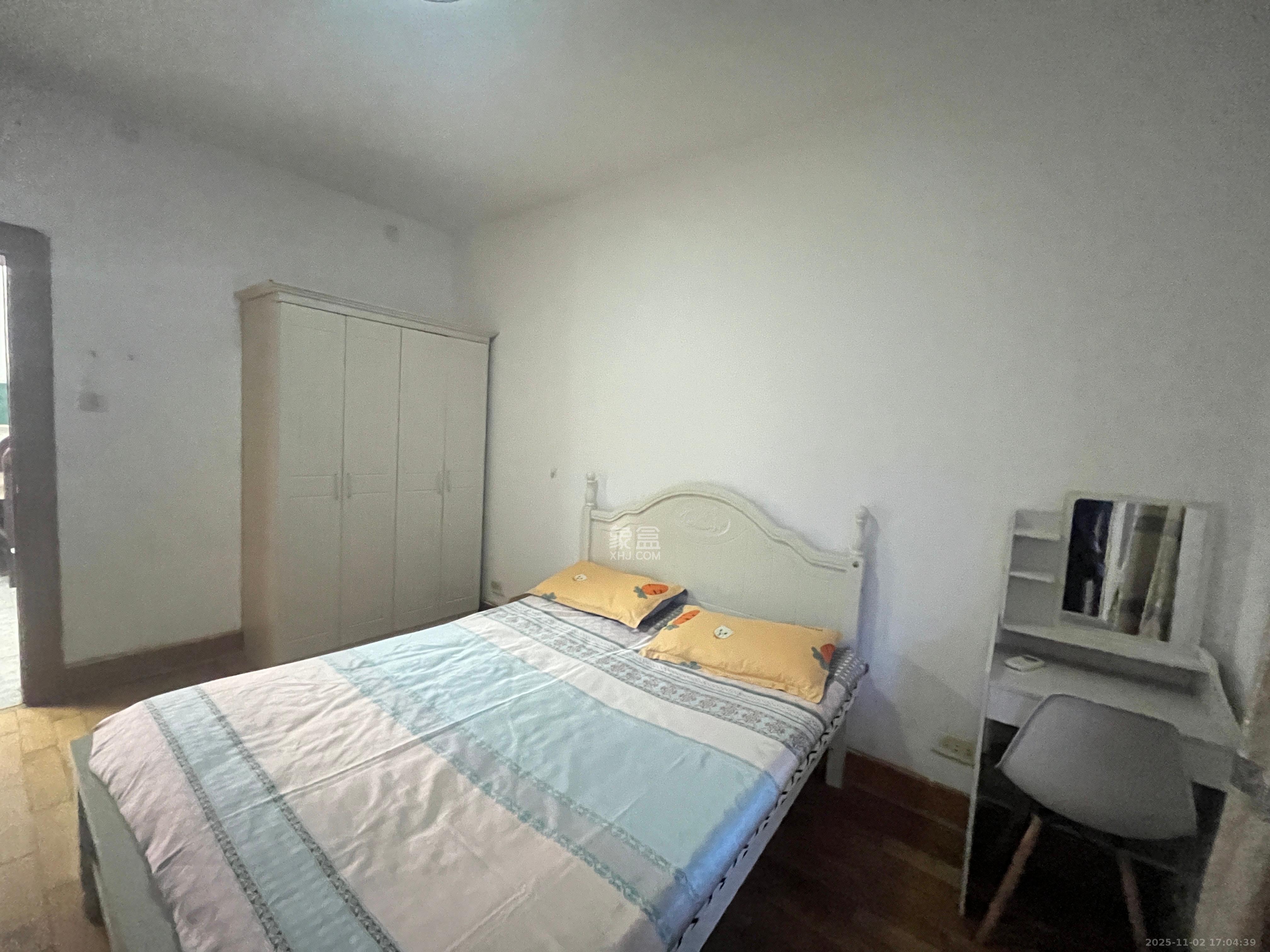 长岭水电八局宿舍 2室2厅1卫 1400.0元/月 长岭水电八局宿舍 2室2厅1卫 1400.0元/月室内图