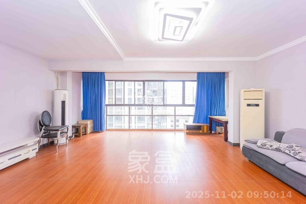 建鸿达华都(华都小户型及大华写字楼) 4室2厅3卫 5000.0元/月 建鸿达华都(华都小户型及大华写字楼) 4室2厅3卫 5000.0元/月室内图