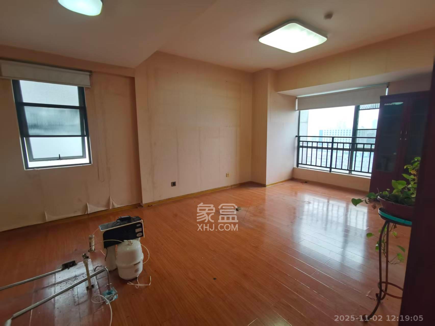 西子一间  3室2厅2卫    4000.0元/月室内图