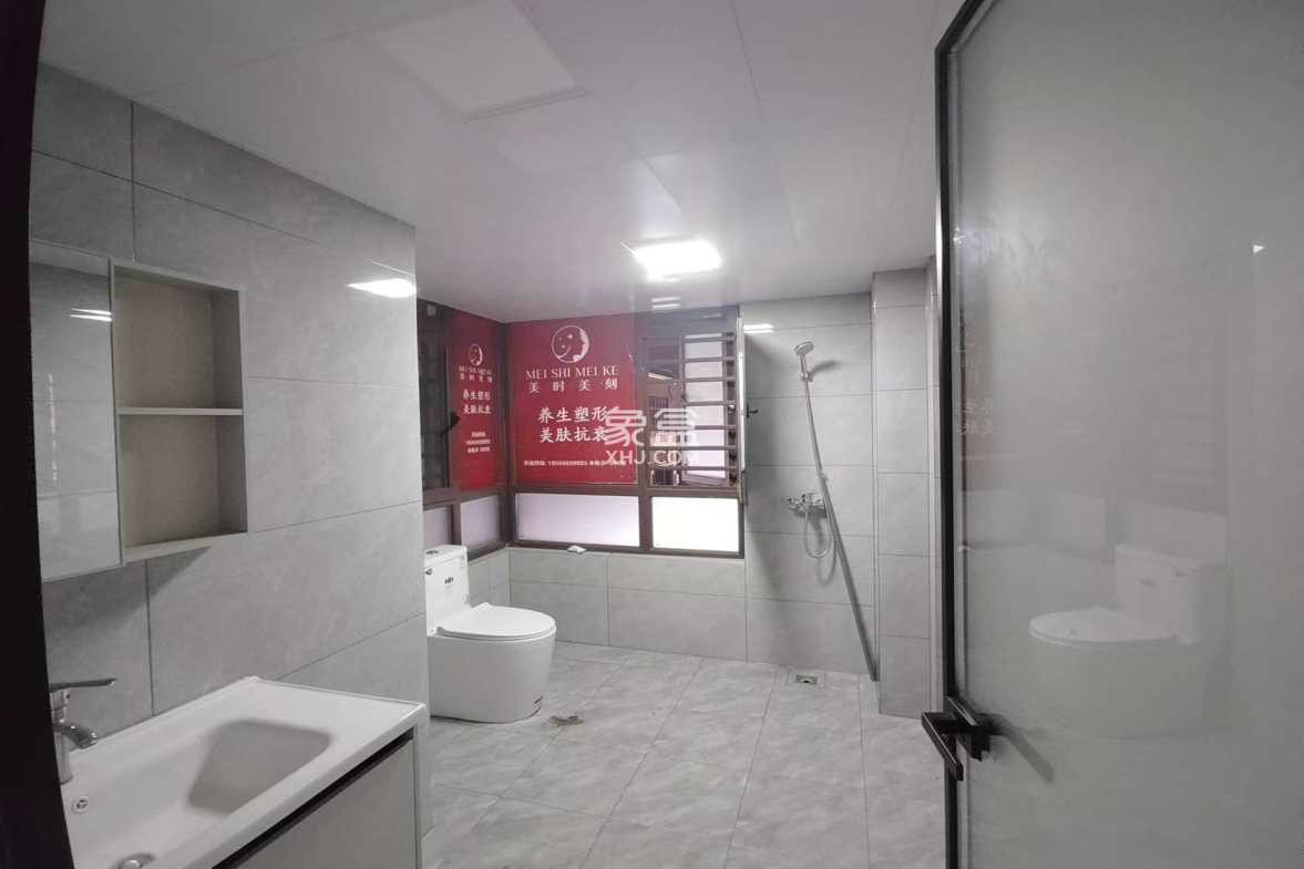 融冠乐城 4室2厅2卫 3500.0元/月 融冠乐城 4室2厅2卫 3500.0元/月室内图