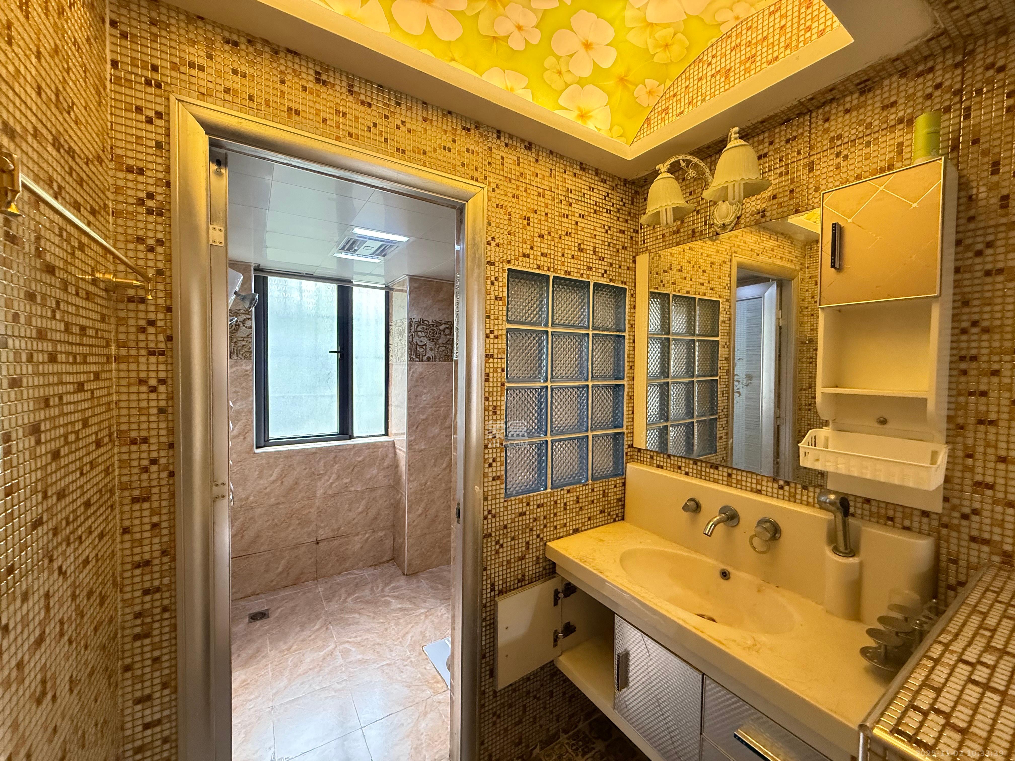 盛地尊域  4室2厅2卫    2500.0元/月室内图