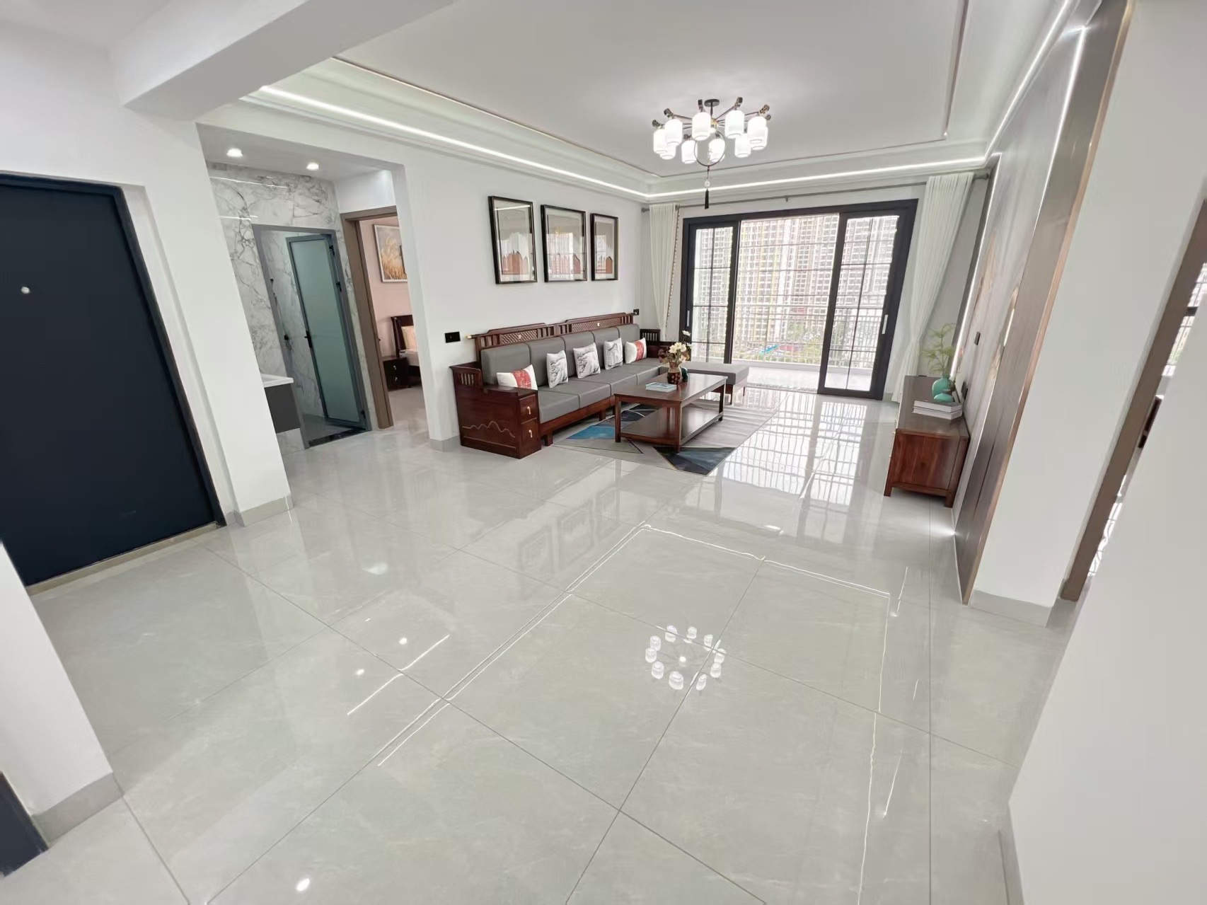 宝泰温泉花园  3室1厅1卫    158.0万客厅