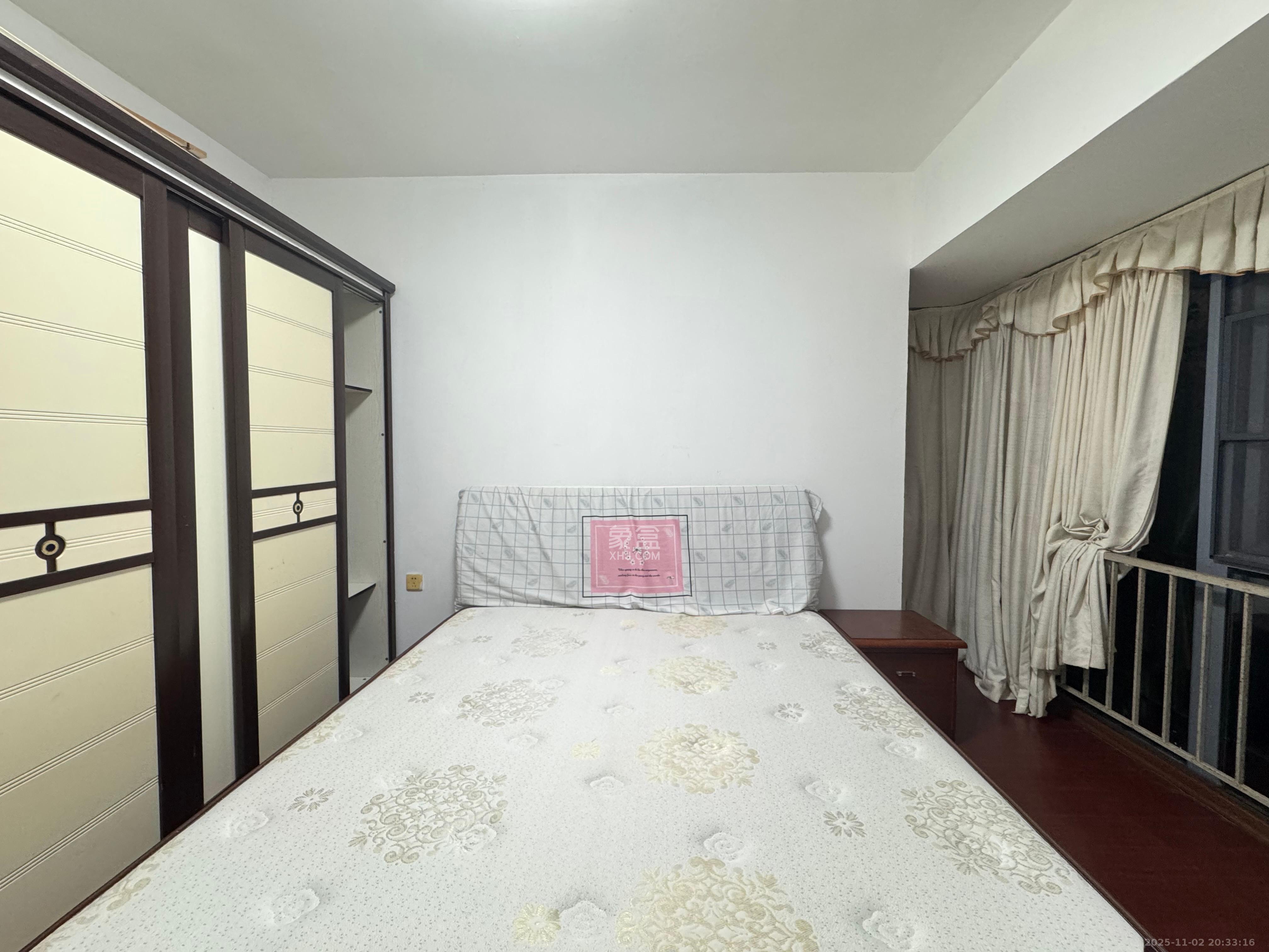 银港水晶城 2室2厅1卫 2100.0元/月 银港水晶城 2室2厅1卫 2100.0元/月室内图