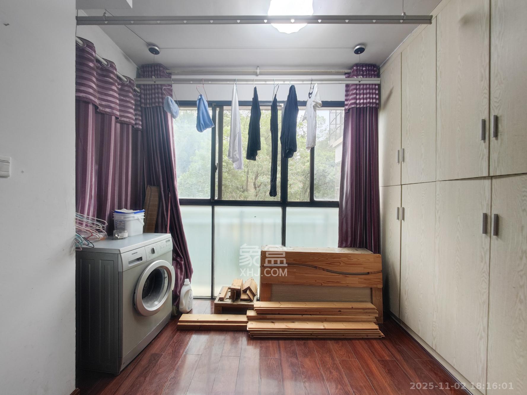 世纪桃花苑  2室2厅1卫    55.0万阳台