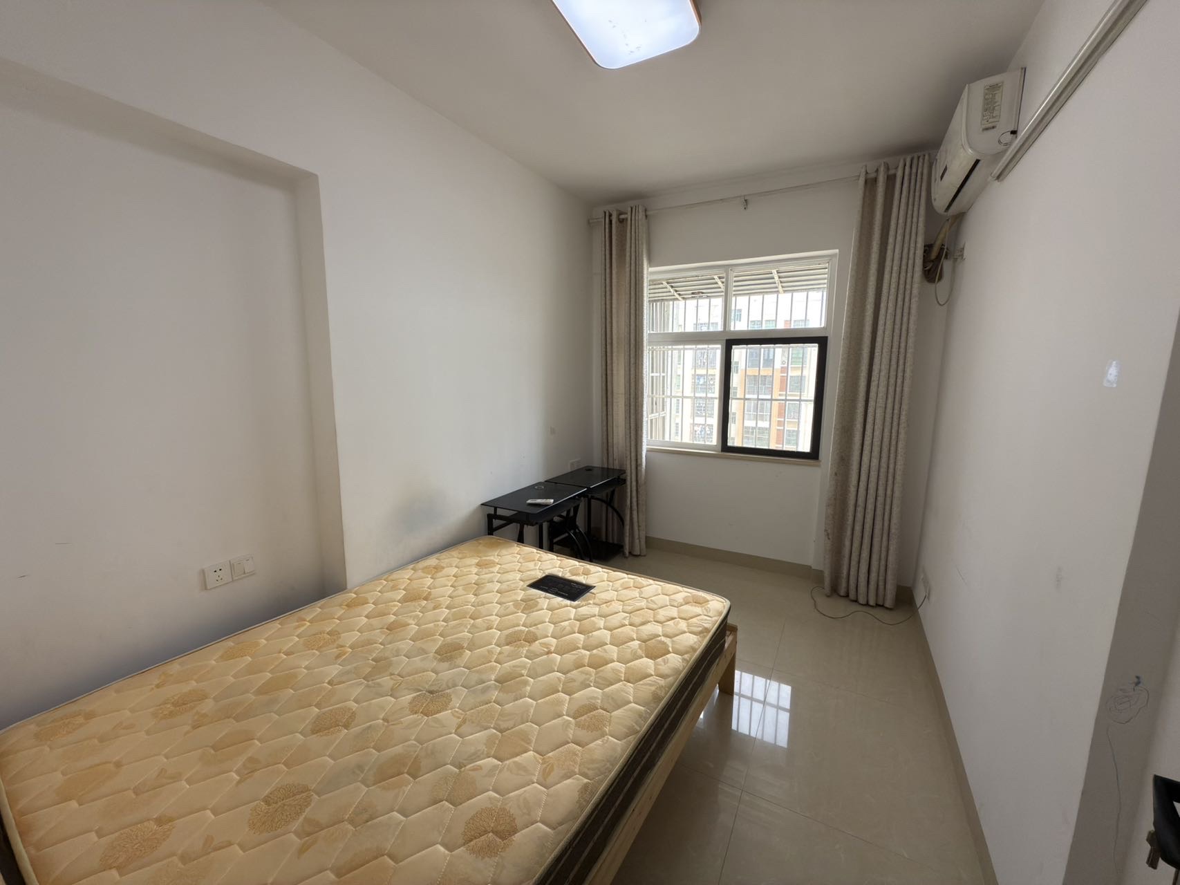 宝泰温泉花园  3室2厅1卫    2300.0元/月室内图