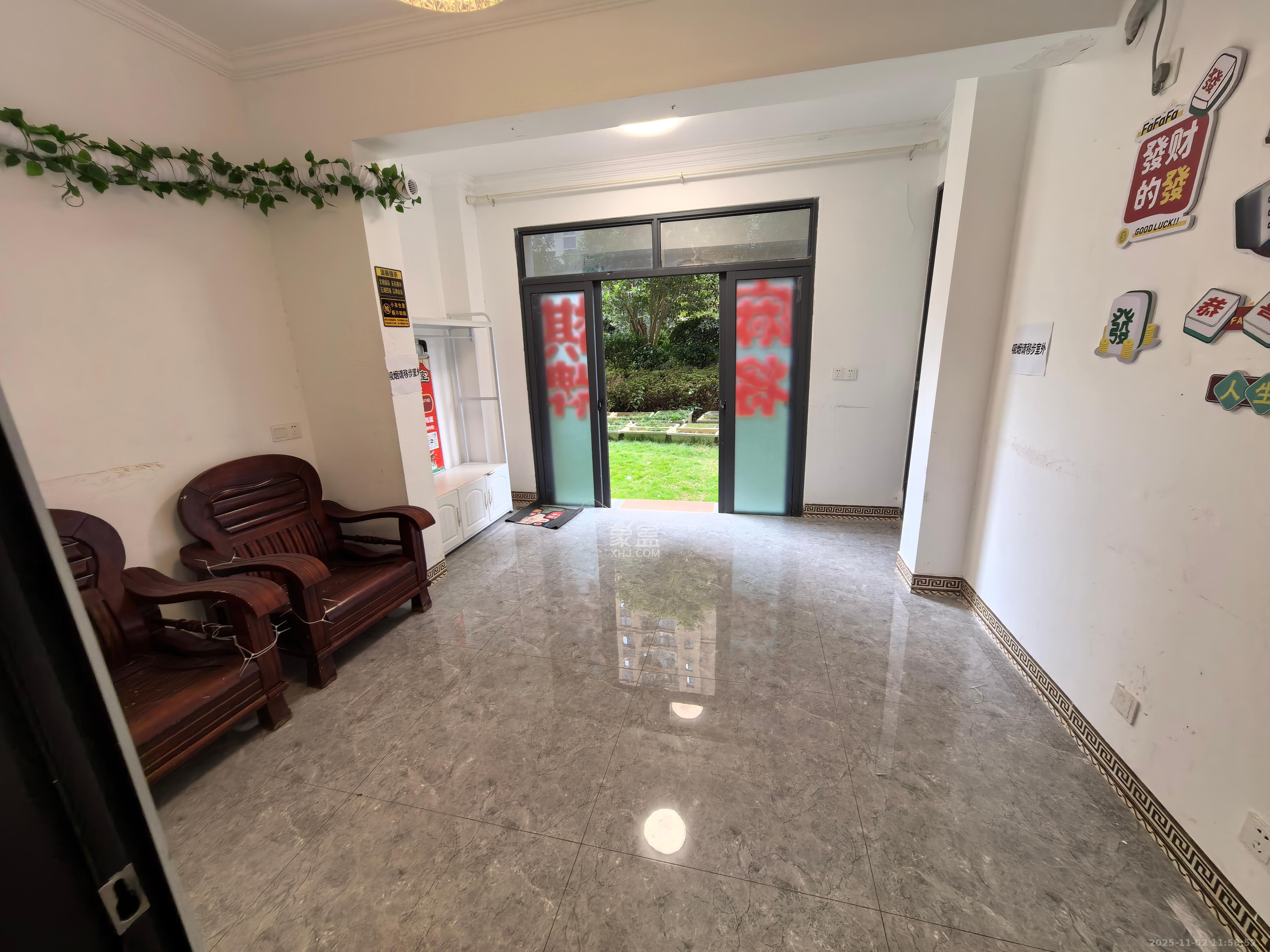 澳海月亮湾  3室2厅2卫    2000.0元/月室内图