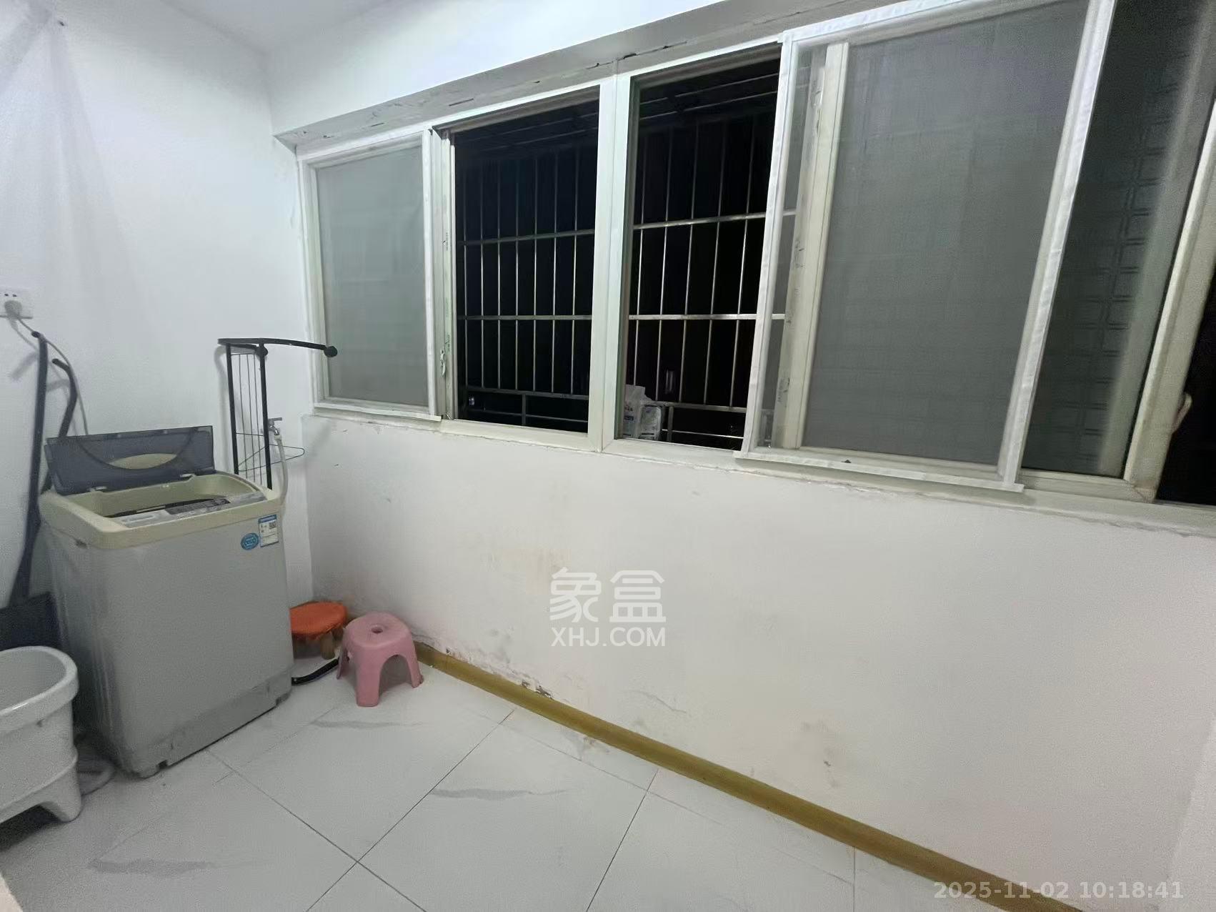 吉景小区 1室1厅1卫 1500.0元/月 吉景小区 1室1厅1卫 1500.0元/月室内图