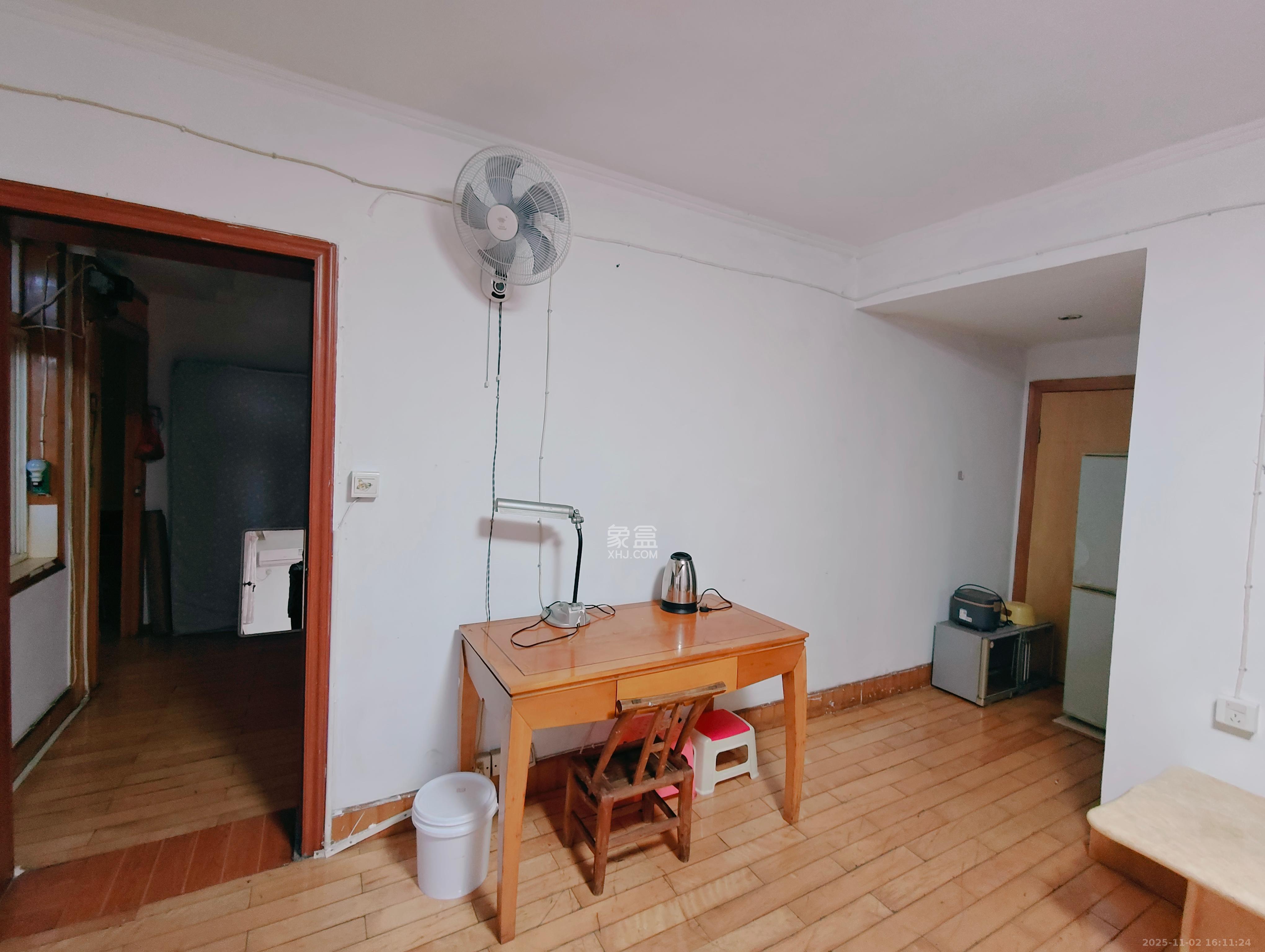 韭菜园商住楼 1室1厅1卫 1500.0元/月 韭菜园商住楼 1室1厅1卫 1500.0元/月室内图