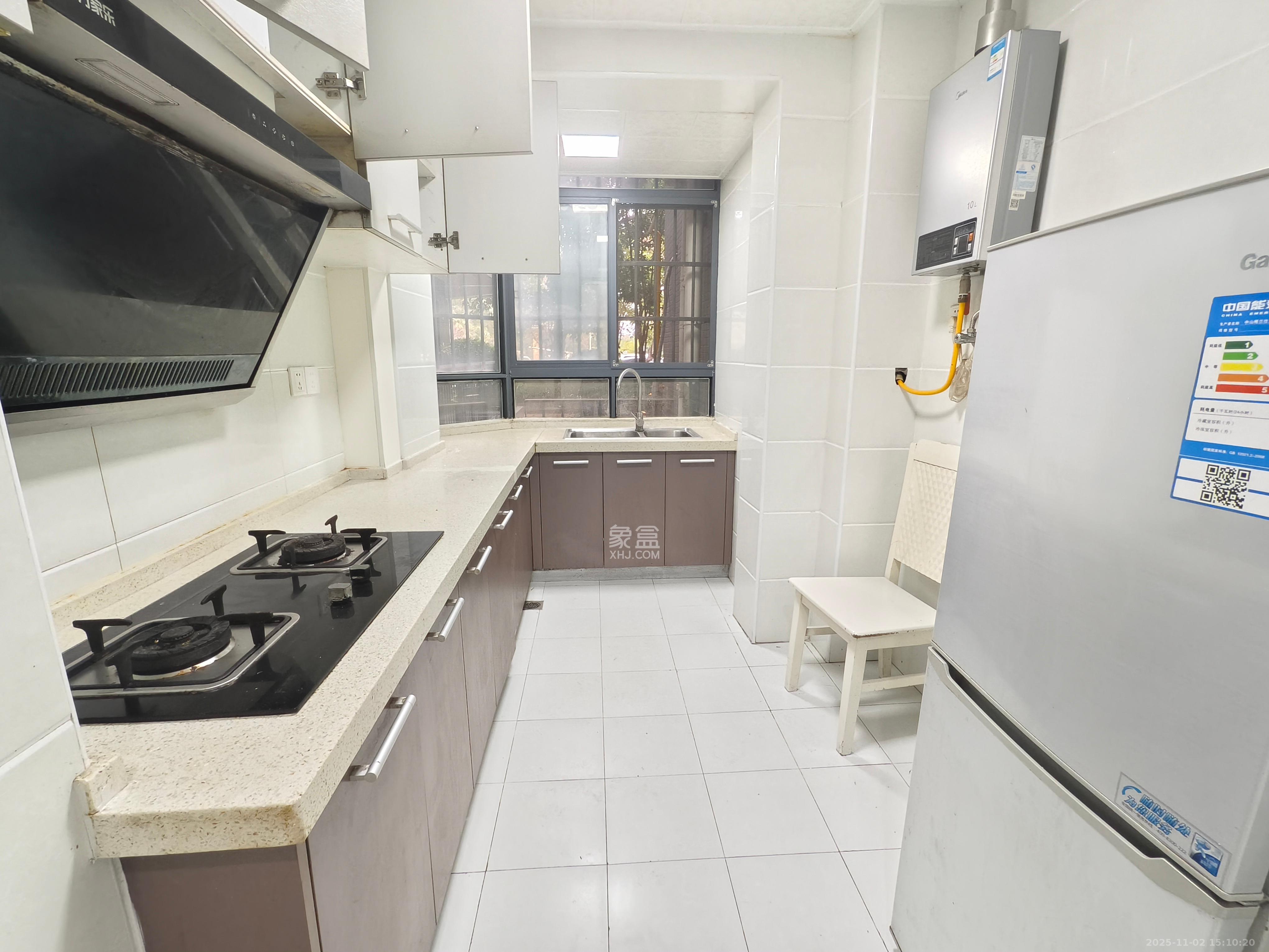 恒基凯旋门一二期  3室2厅1卫    1800.0元/月室内图